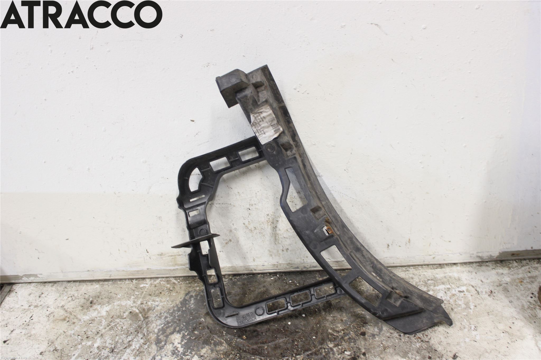 Volkswagen VW PASSAT 11-14 Støtfangerfeste Bak Høyre