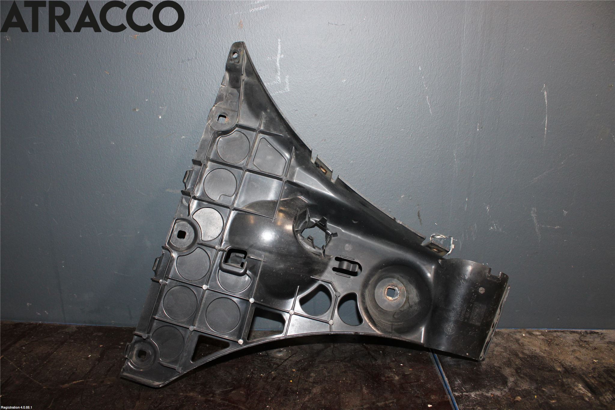 BMW 5 E60/61 Sed/Tou 02-10 Støtfangerfeste Bak Høyre