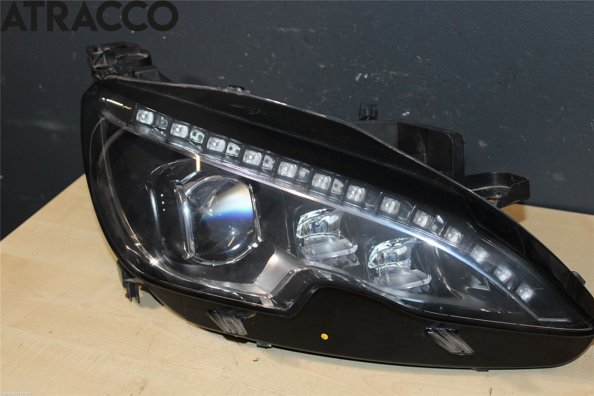 Peugeot 308 14-21 Frontlykt Høyre