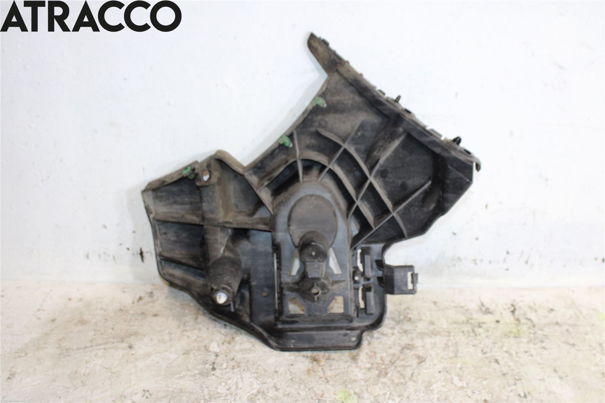 Volvo V40 12-19 Støtfangerfeste Bak Høyre