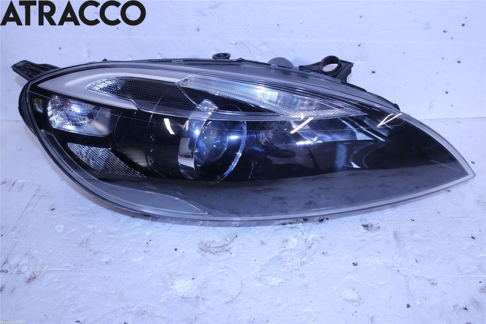 Volvo V40 12-19 Frontlykt Høyre