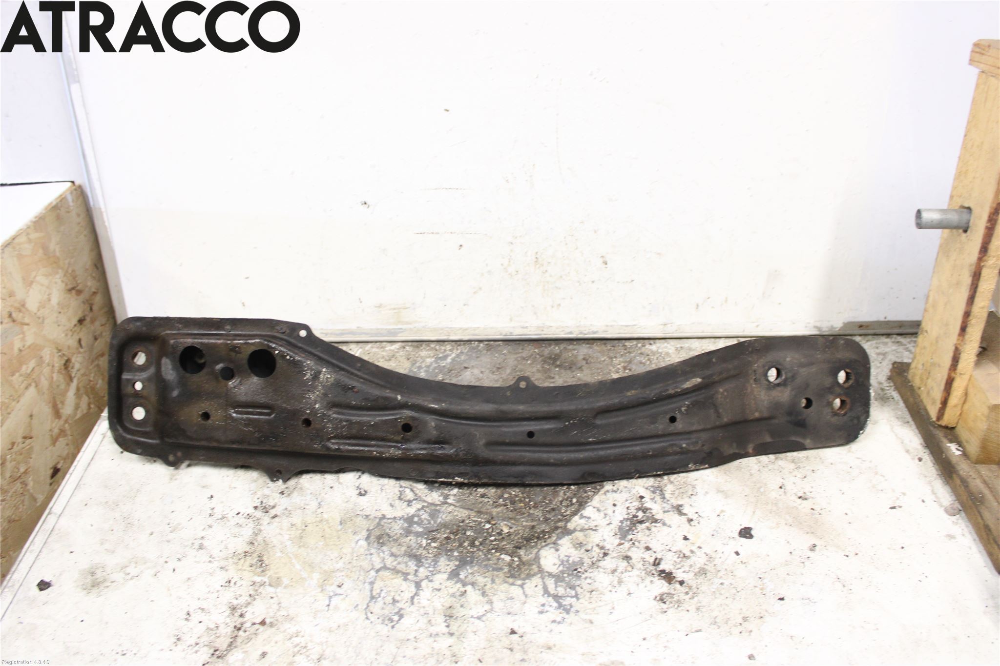 Toyota RAV 4 00-06 Motorbjelke (Langs Gående )