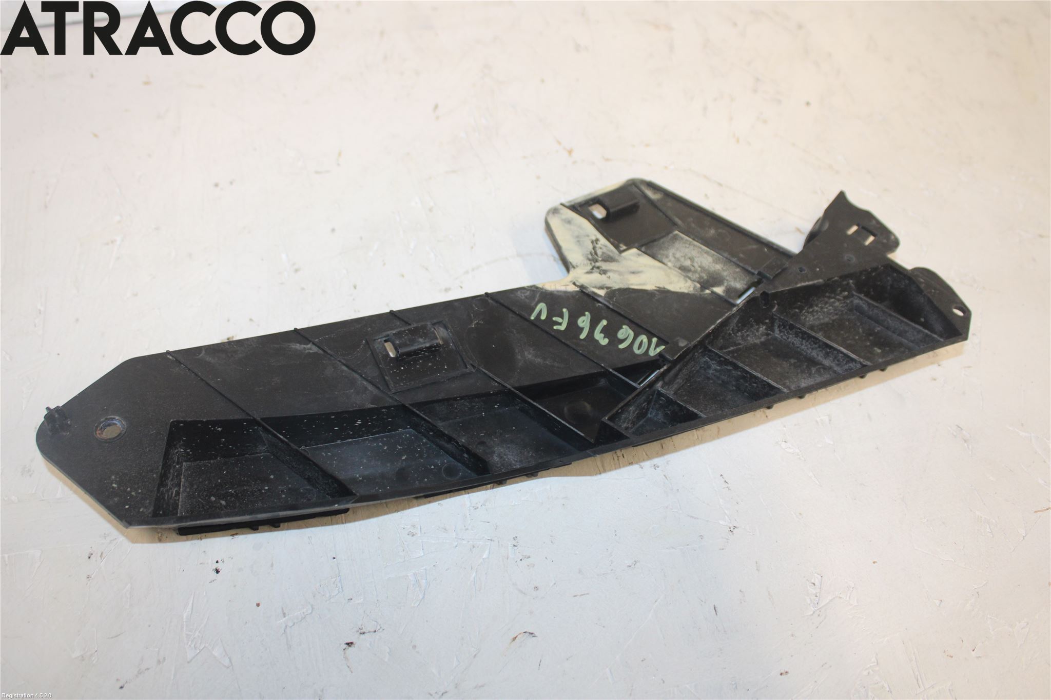 Volvo V70 08-13 Frontlykt Ramme V Lyktering