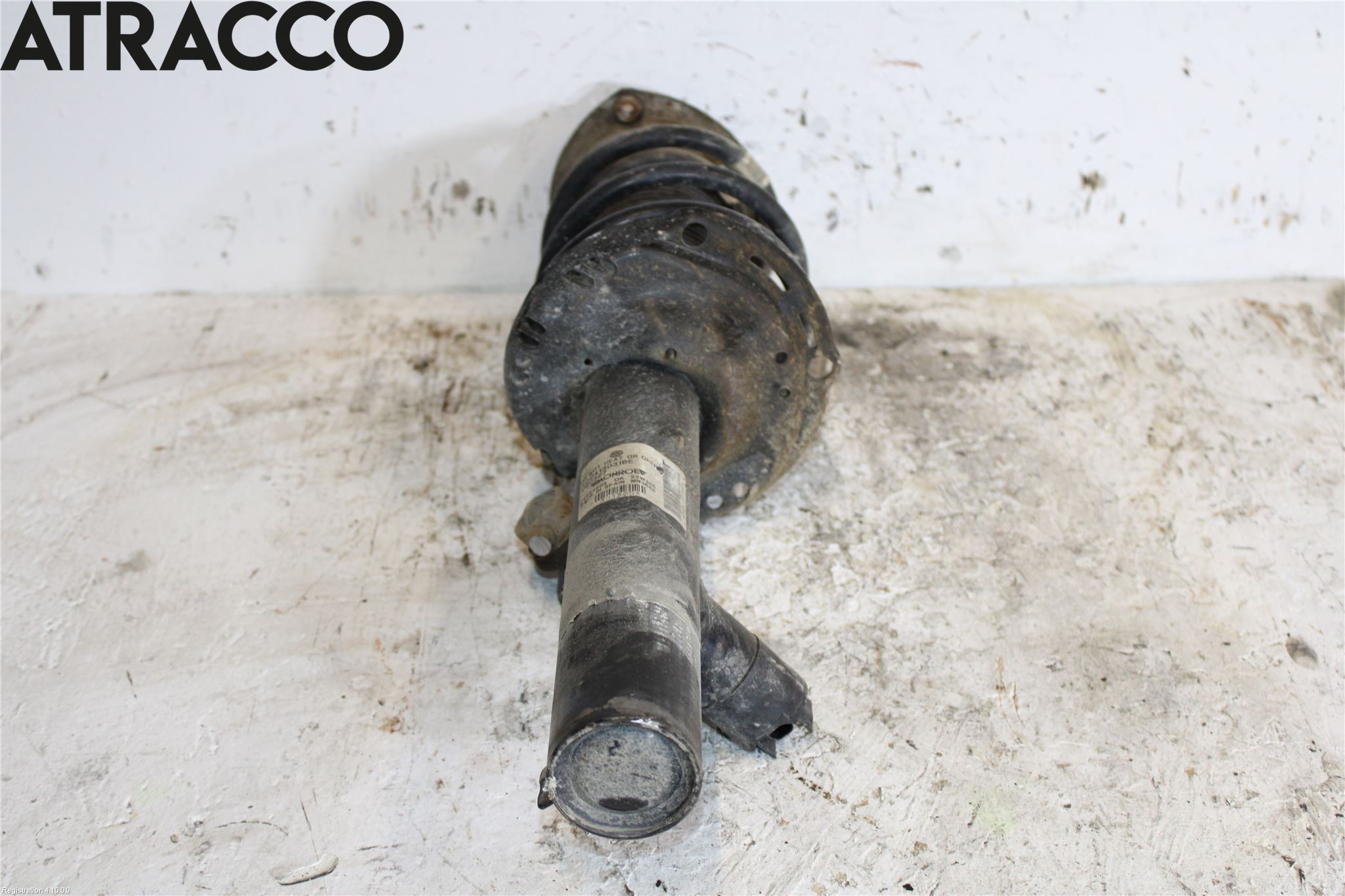 Skoda SUPERB 16-24 Fjærbein Foran Venstre