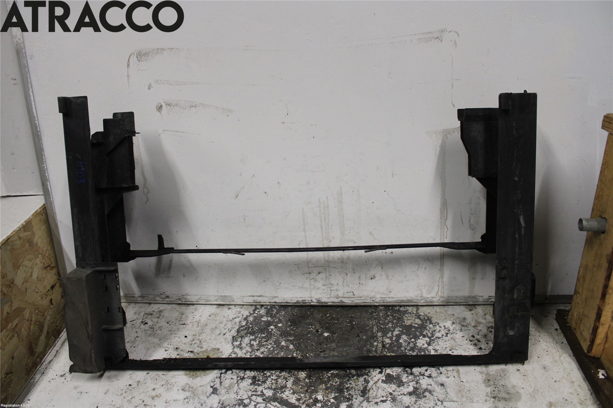 BMW 5 F10/F11/F18 09-17 Radiator Feste - Ramme - Bjelk