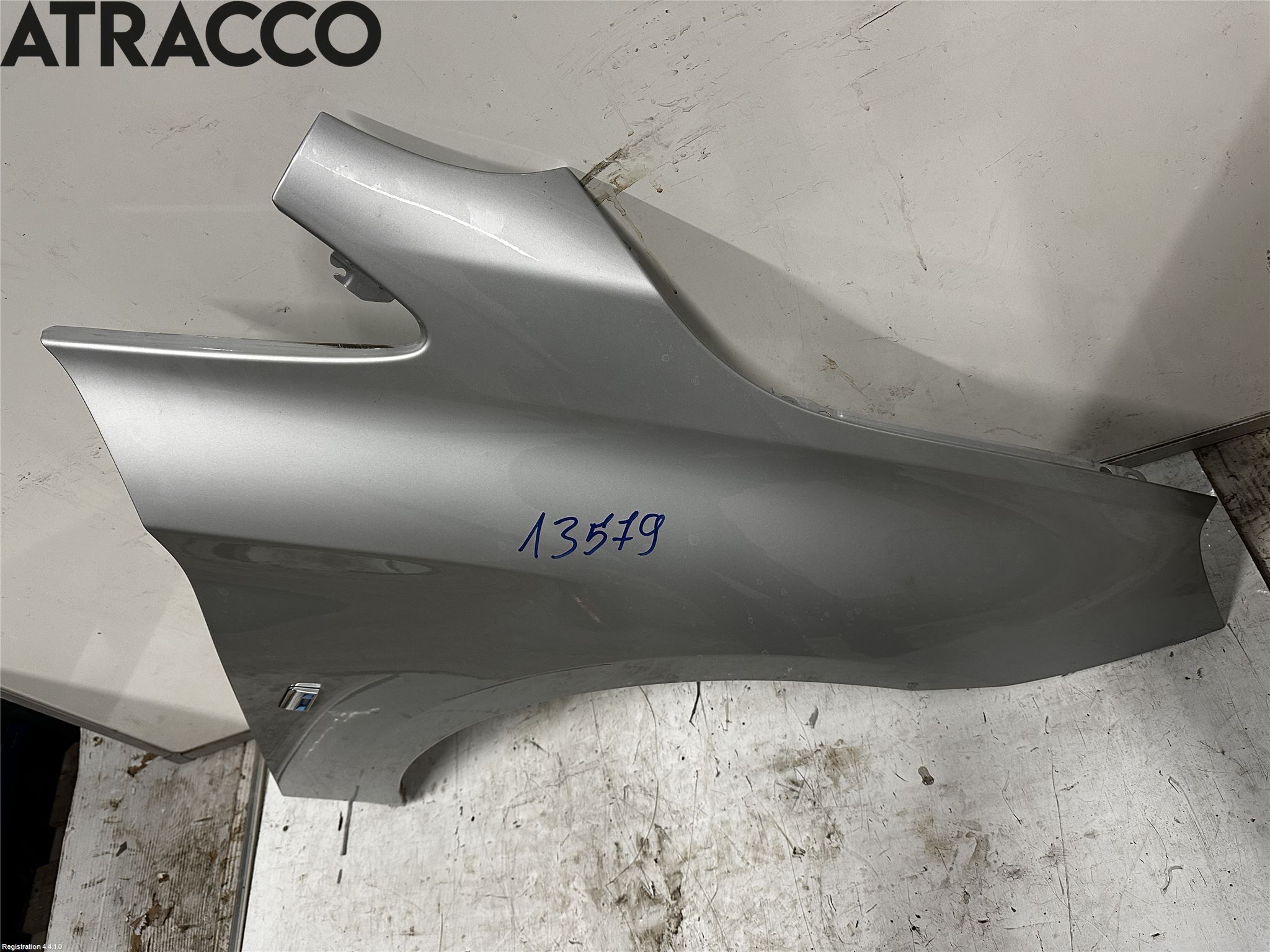 Nissan LEAF 11-17 Skjerm Foran Venstre