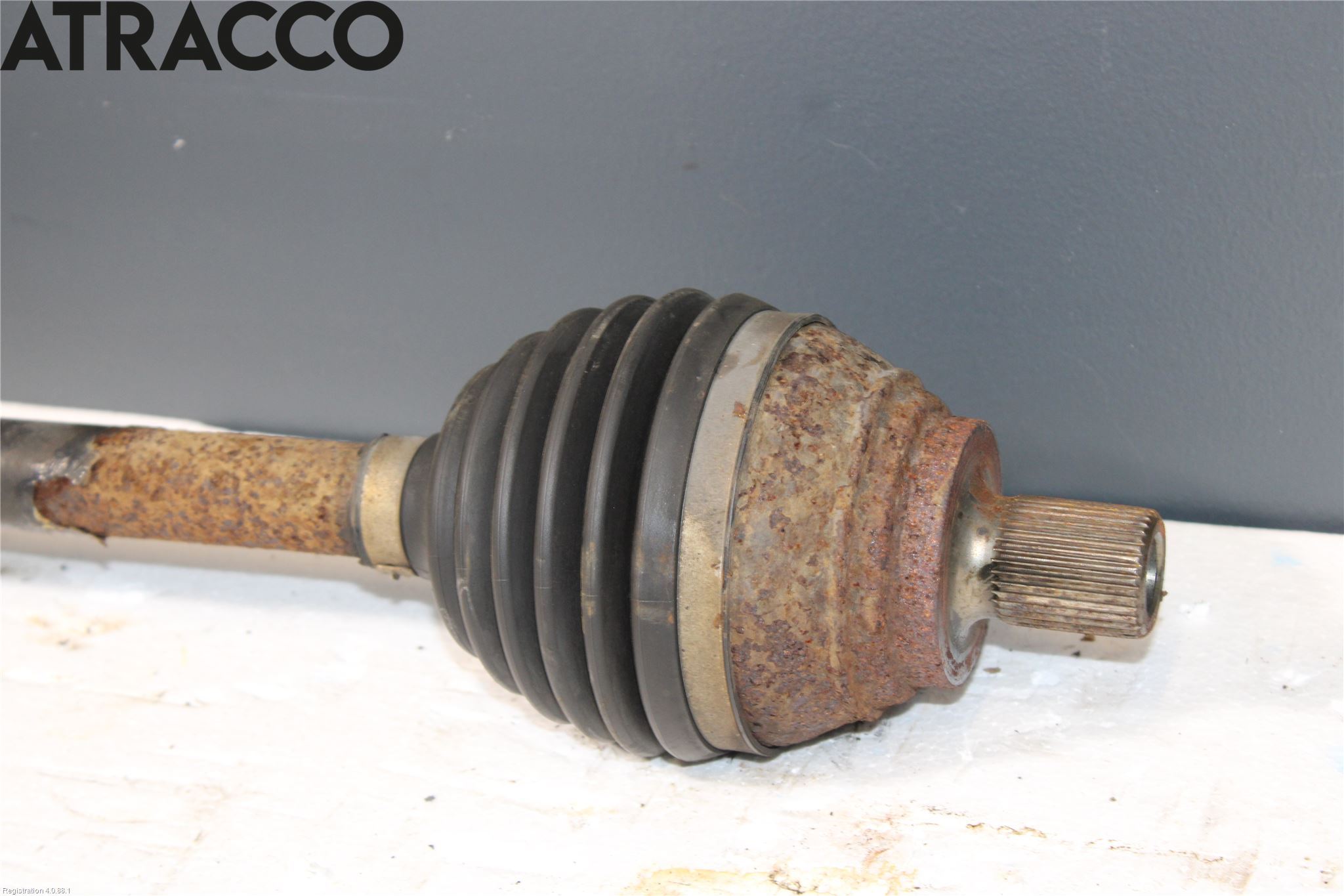 Volkswagen VW PASSAT 11-14 Drivaksel Foran Kompl Venstre