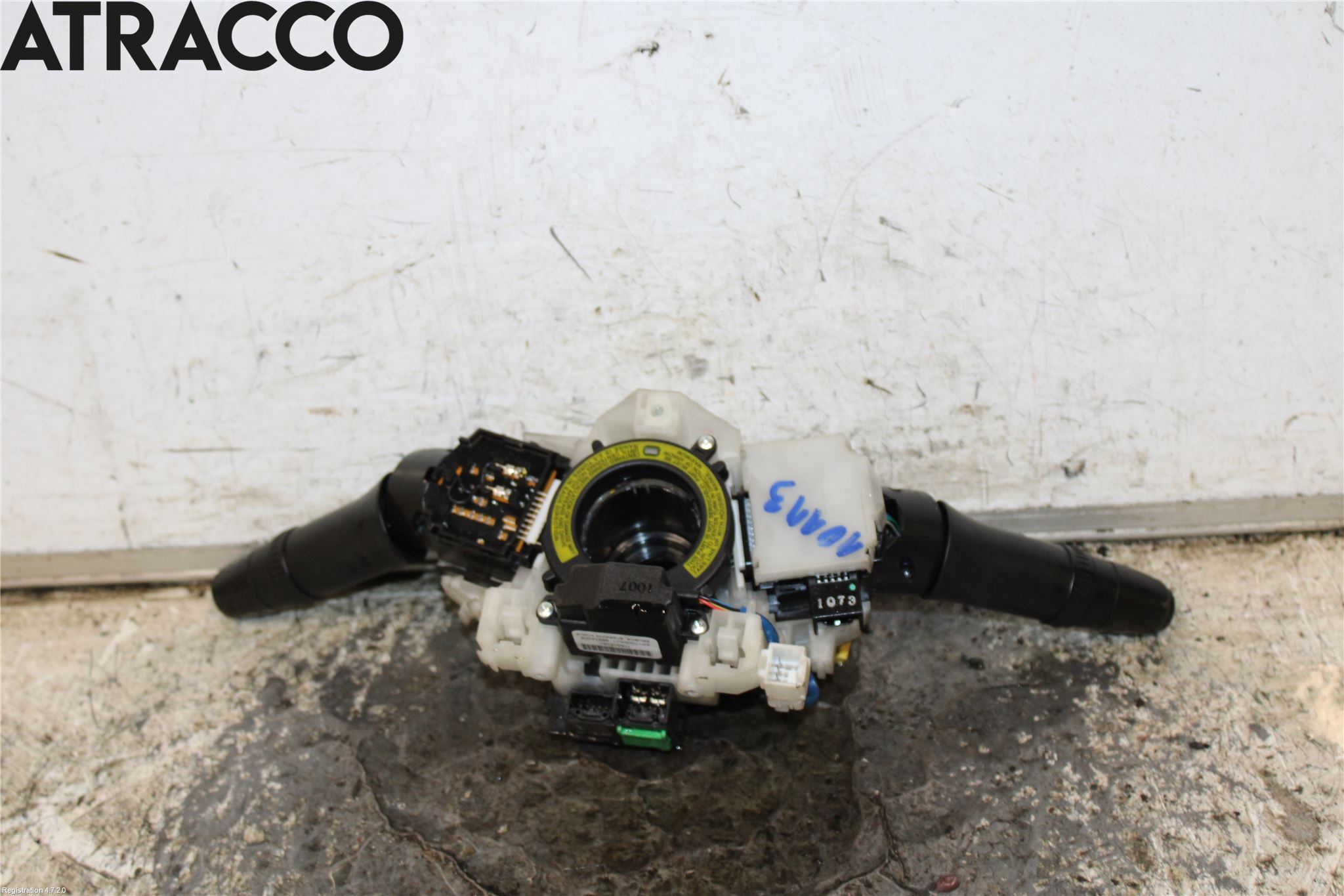 Citroen C-CROSSER Bryter Ratt Kombi H Og V