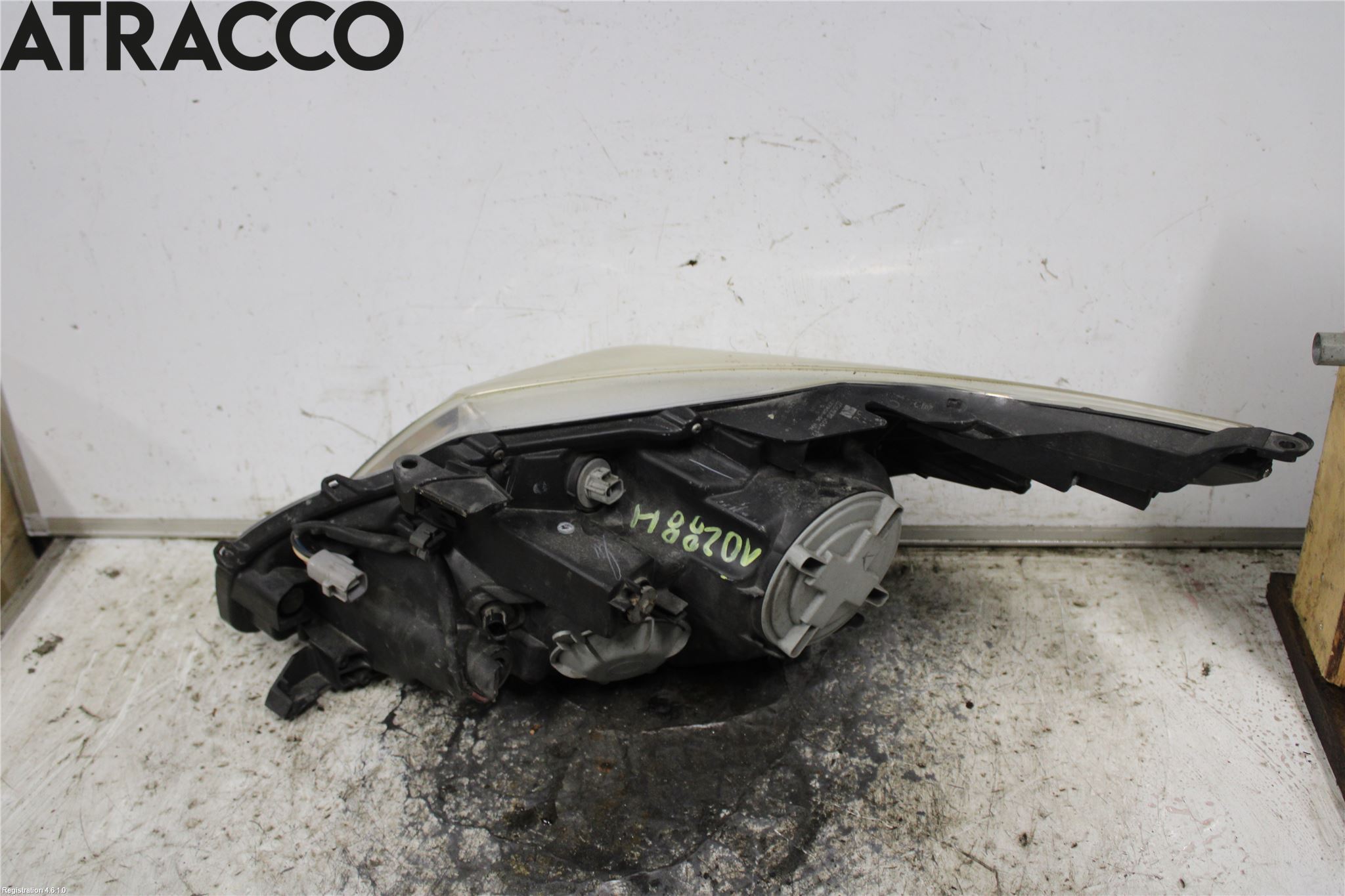 Toyota AVENSIS 09-15 Frontlykt Høyre