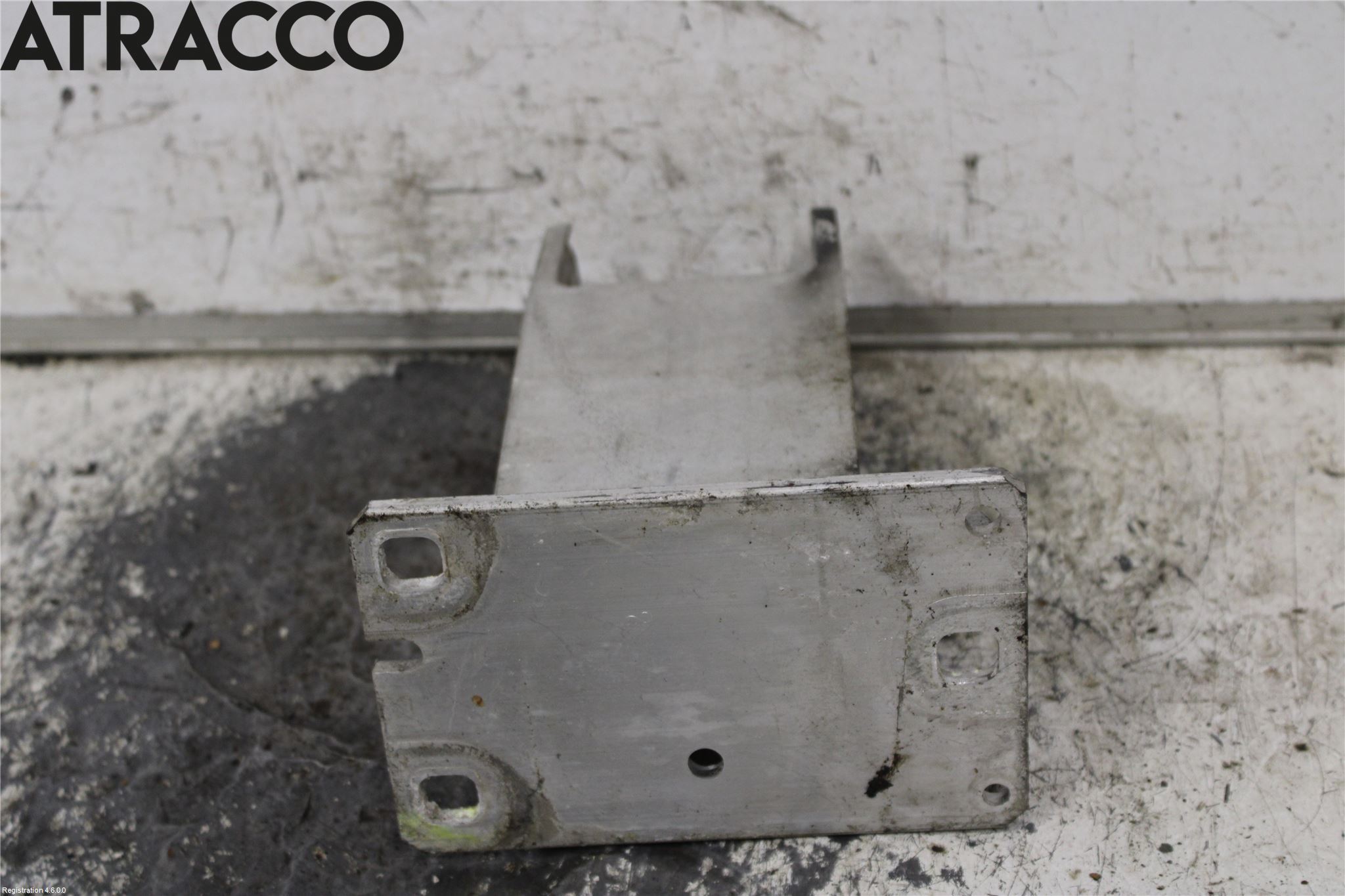 Audi A4/S4 08-11 Støtfanger Foran Feste