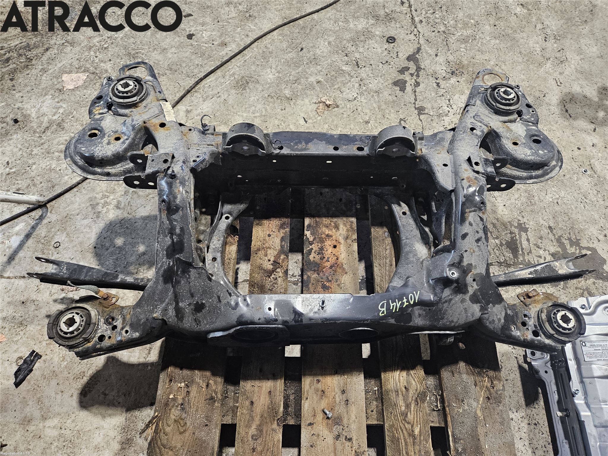 Volvo XC60 18- Bakaksel Feste Travers-Ramme