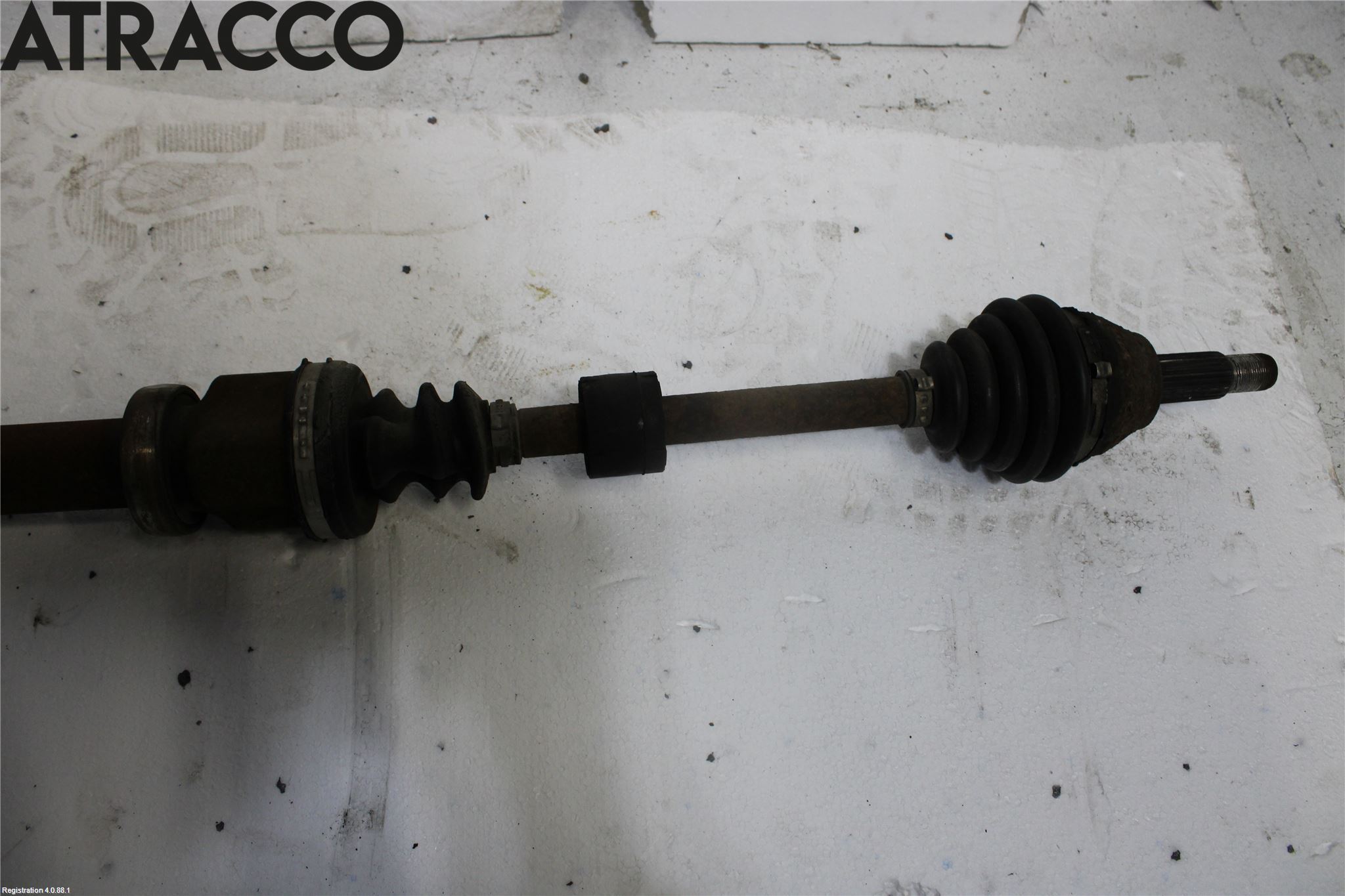 Ford FIESTA 09-12 Drivaksel Foran Kompl Høyre