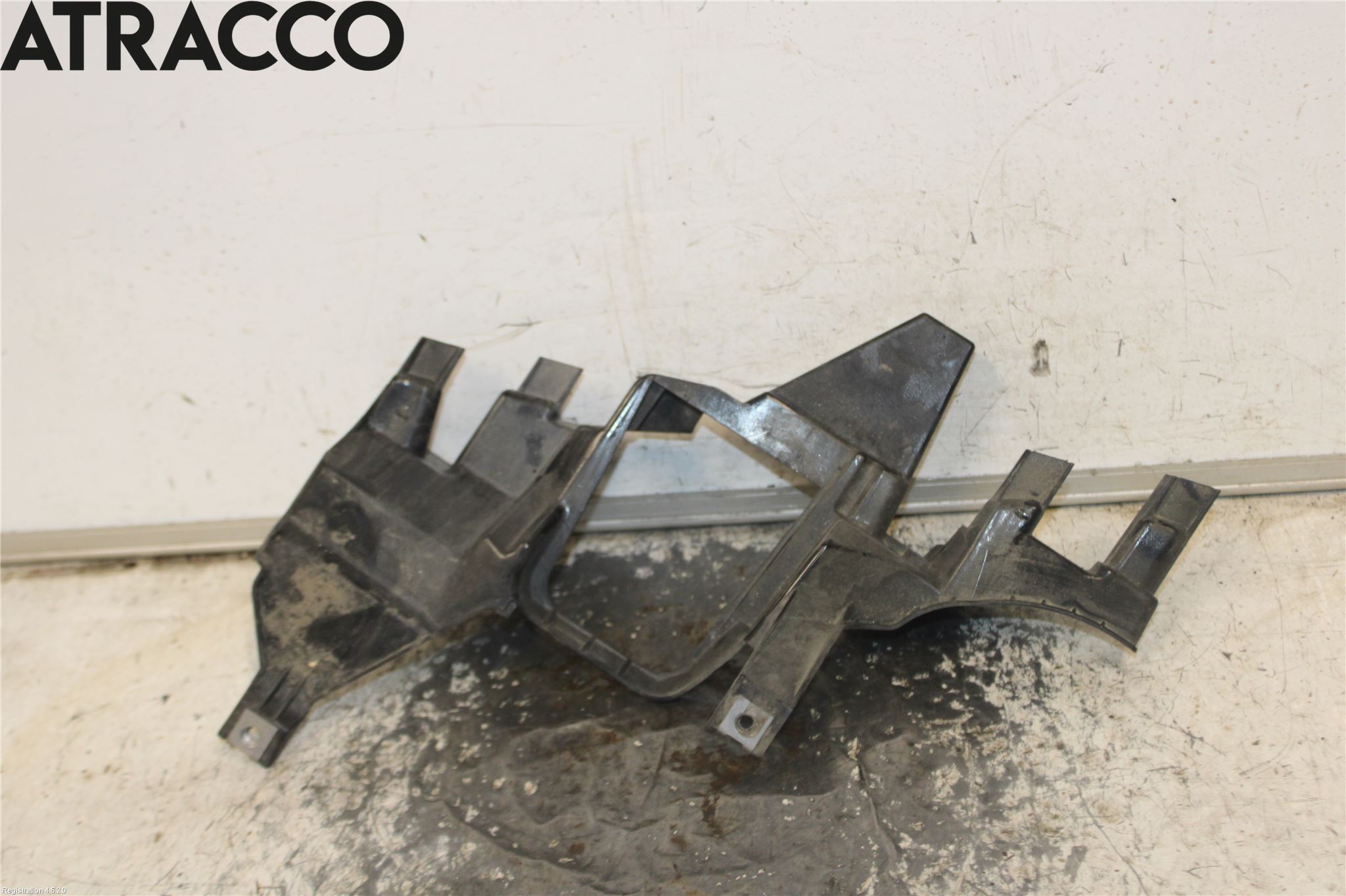 BMW 7 E65/66    00-08 Støtfanger Foran Feste