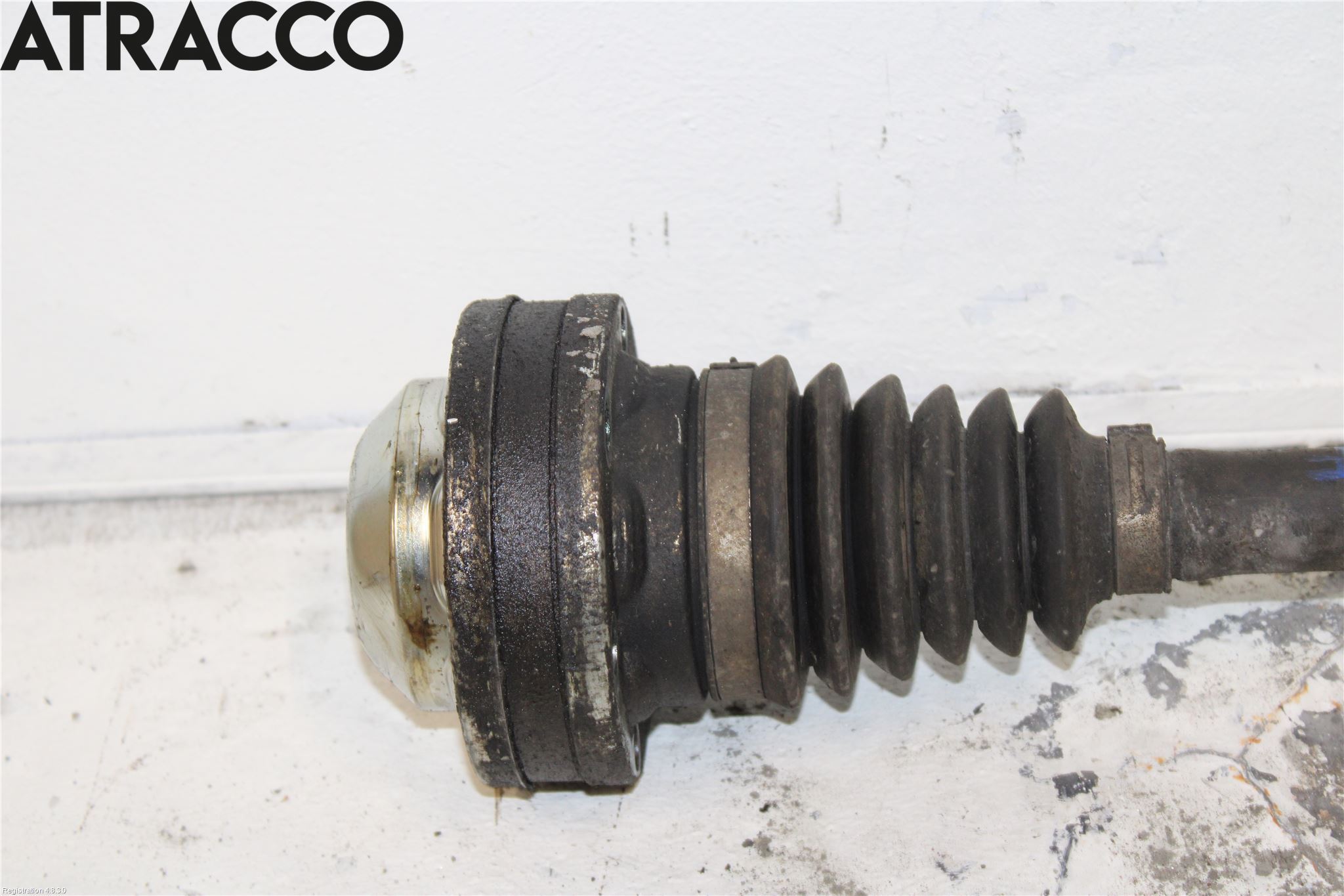 Volkswagen VW GOLF V 04-09 Drivaksel Foran Kompl Venstre