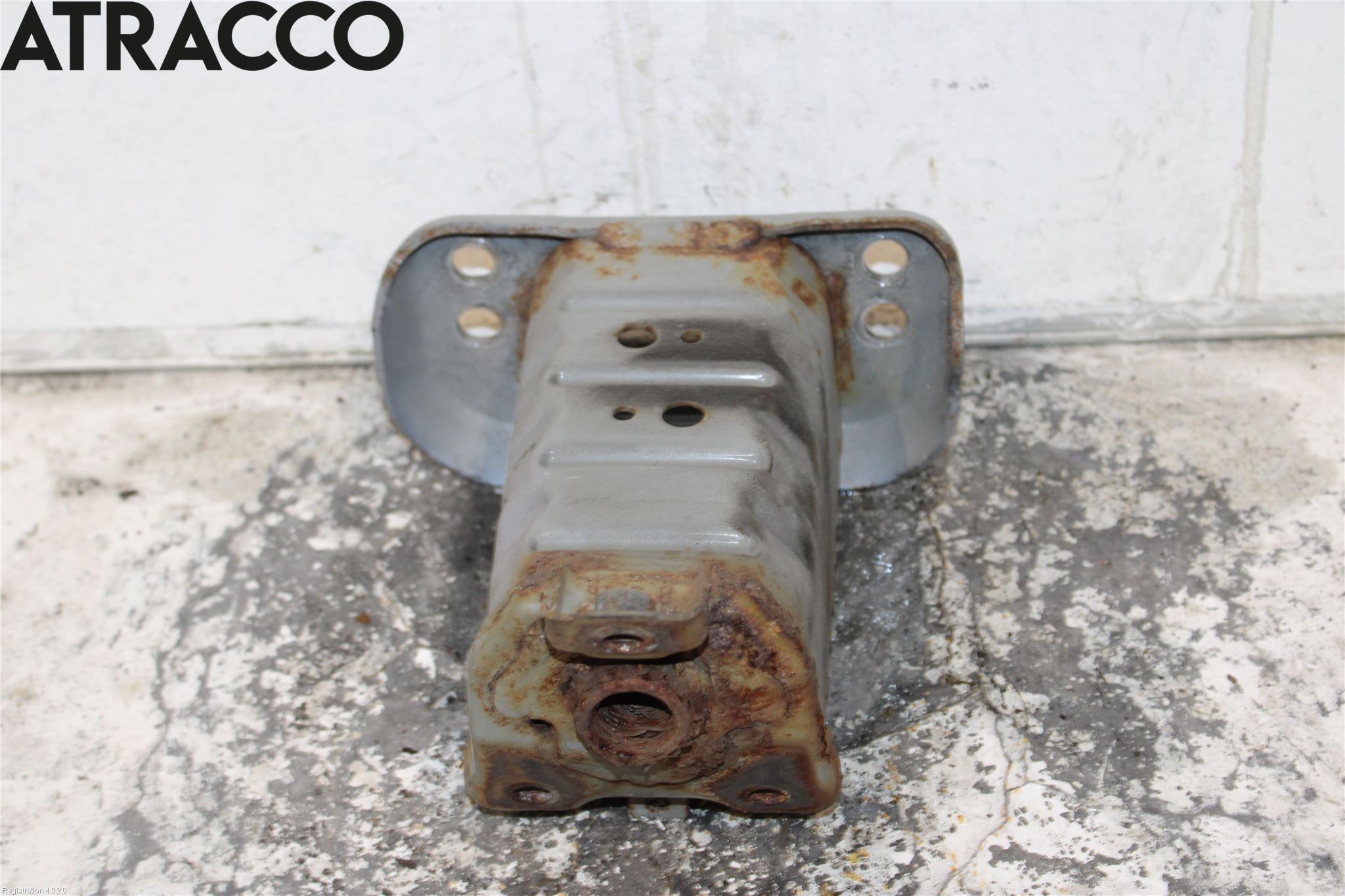 Toyota YARIS XP130 15-20 Støtfanger Foran Feste