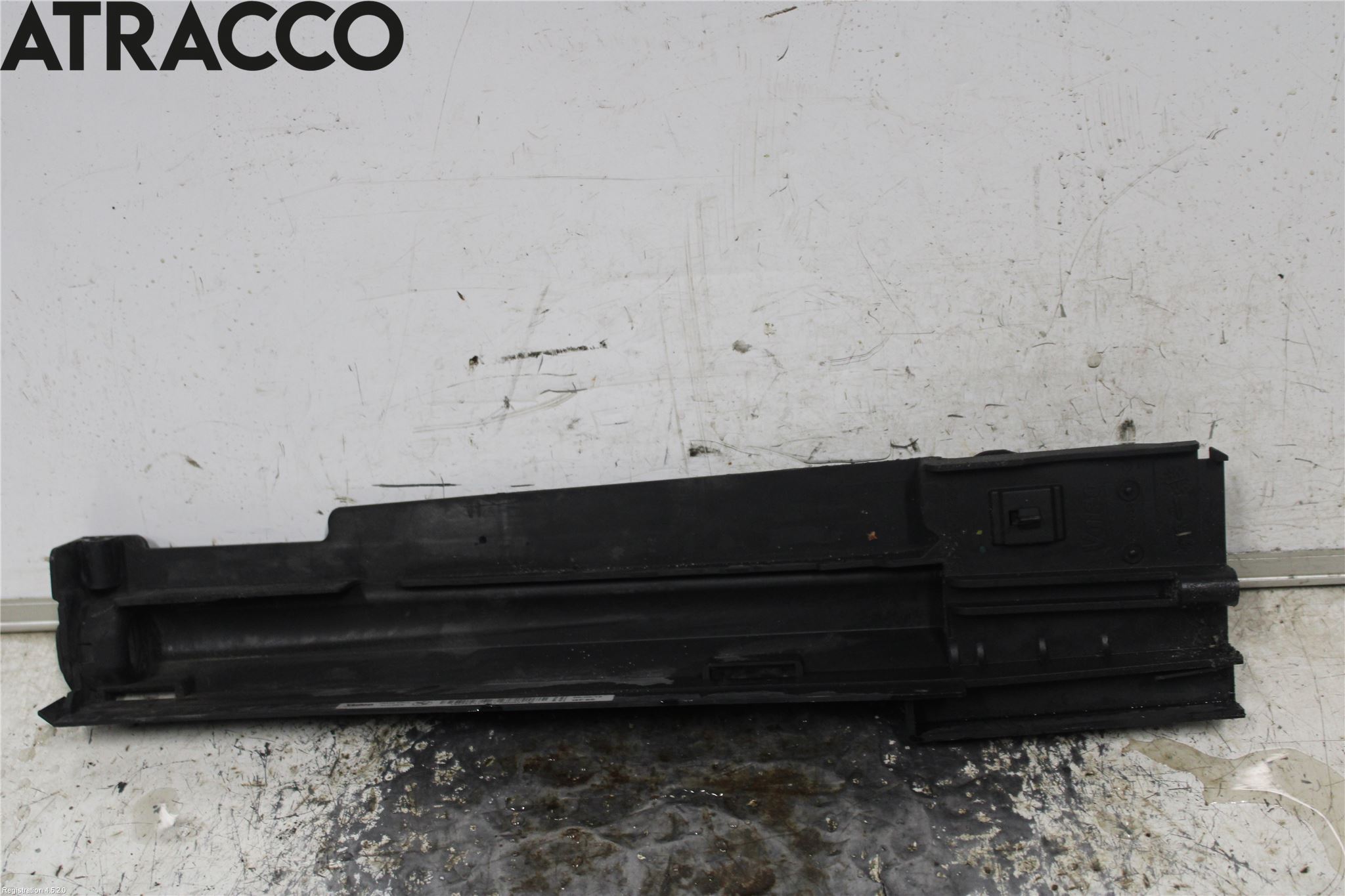 BMW 3 F30/F31/F80 12-19 Radiator Feste - Ramme - Bjelk