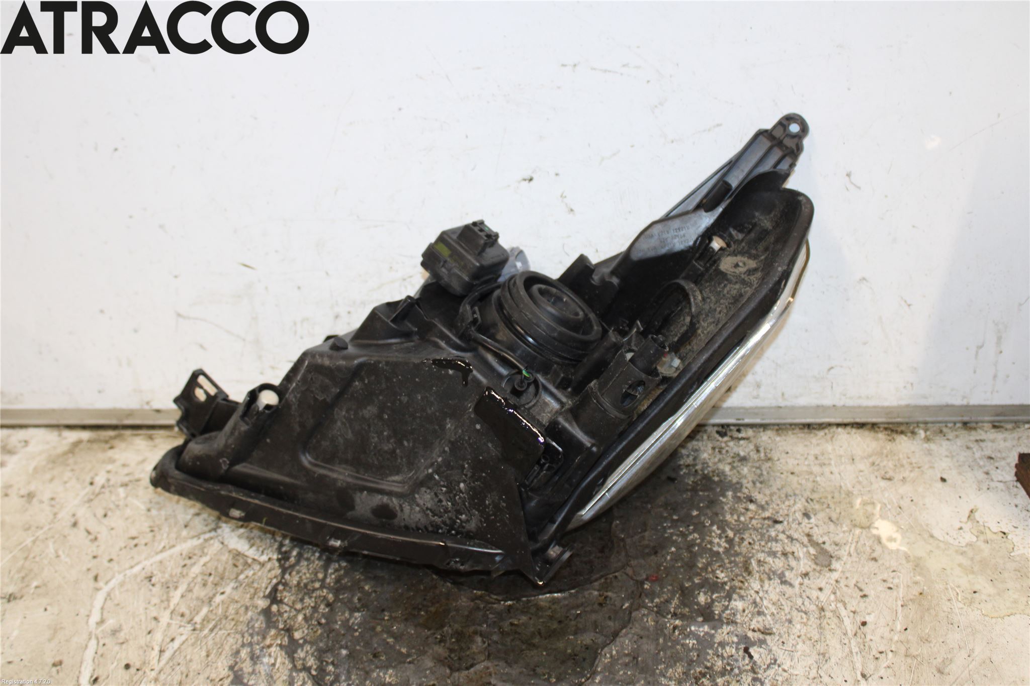 Toyota URBAN CRUISER Frontlykt Høyre