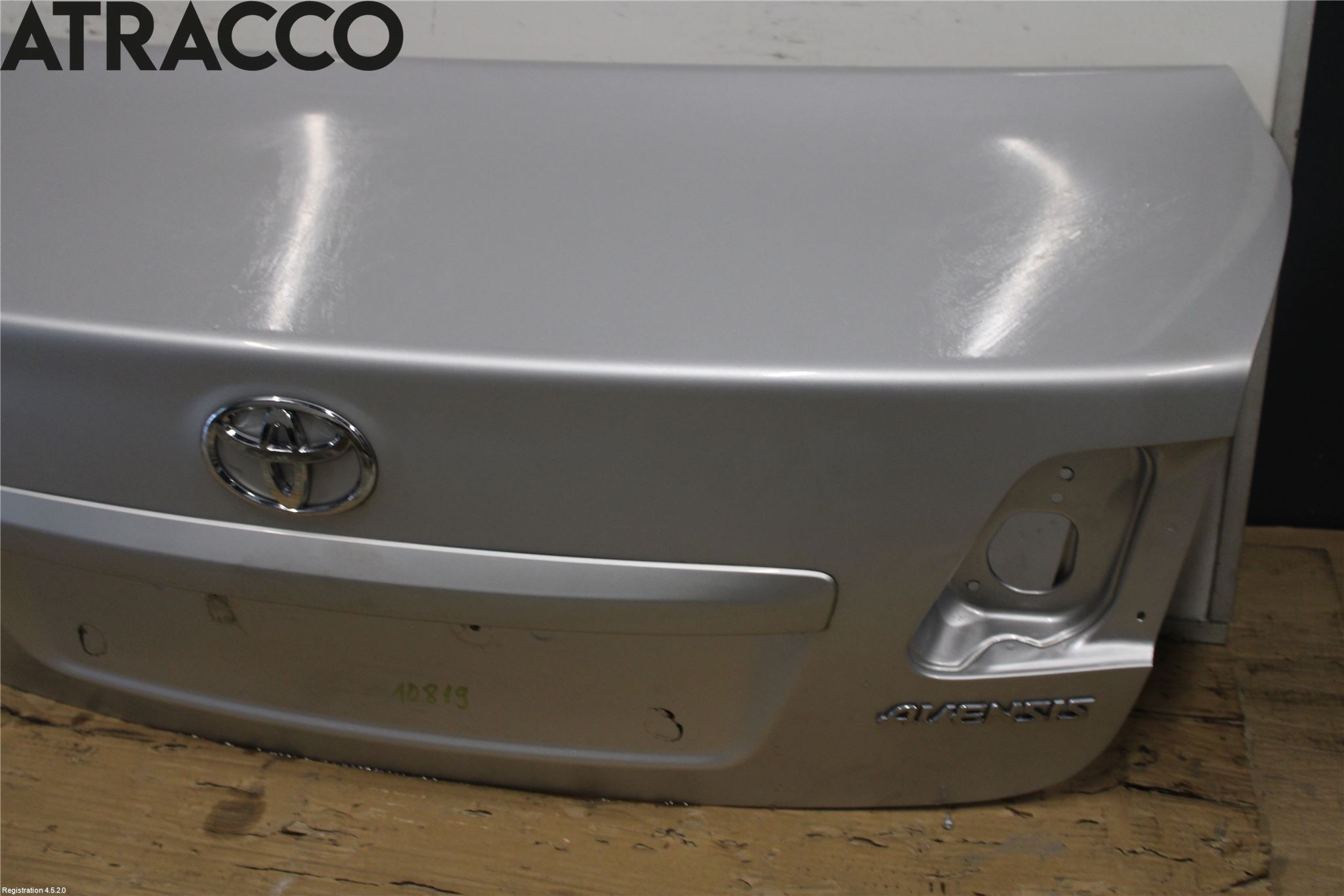 Toyota AVENSIS 09-15 Bakluke Koffertlokk