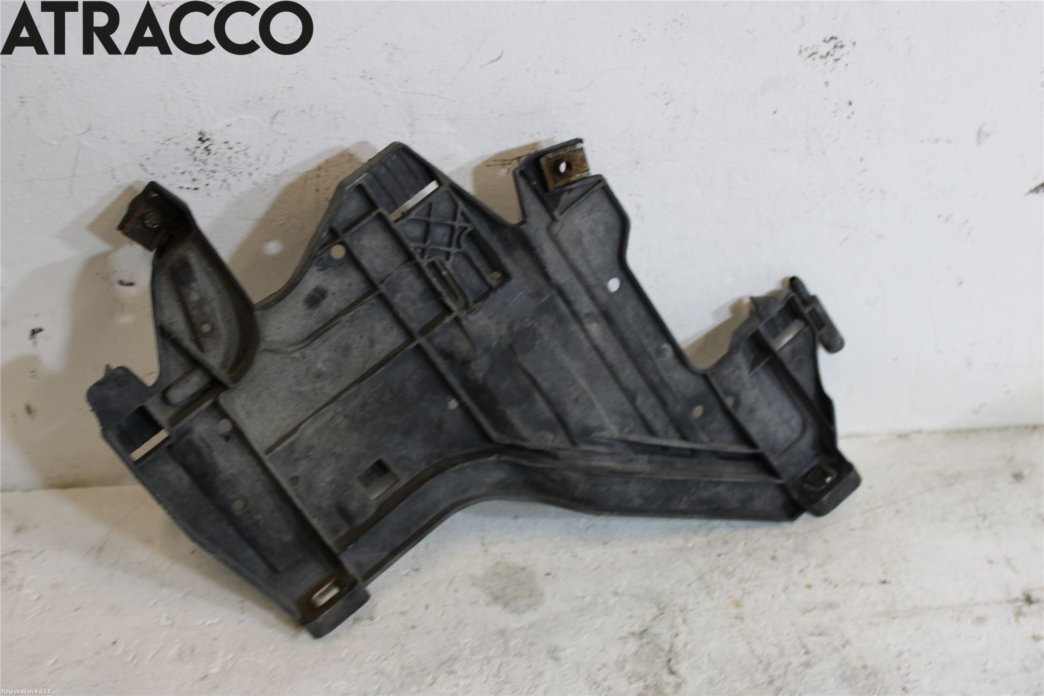 Audi A4/S4 08-11 Frontlykt Holder-Feste