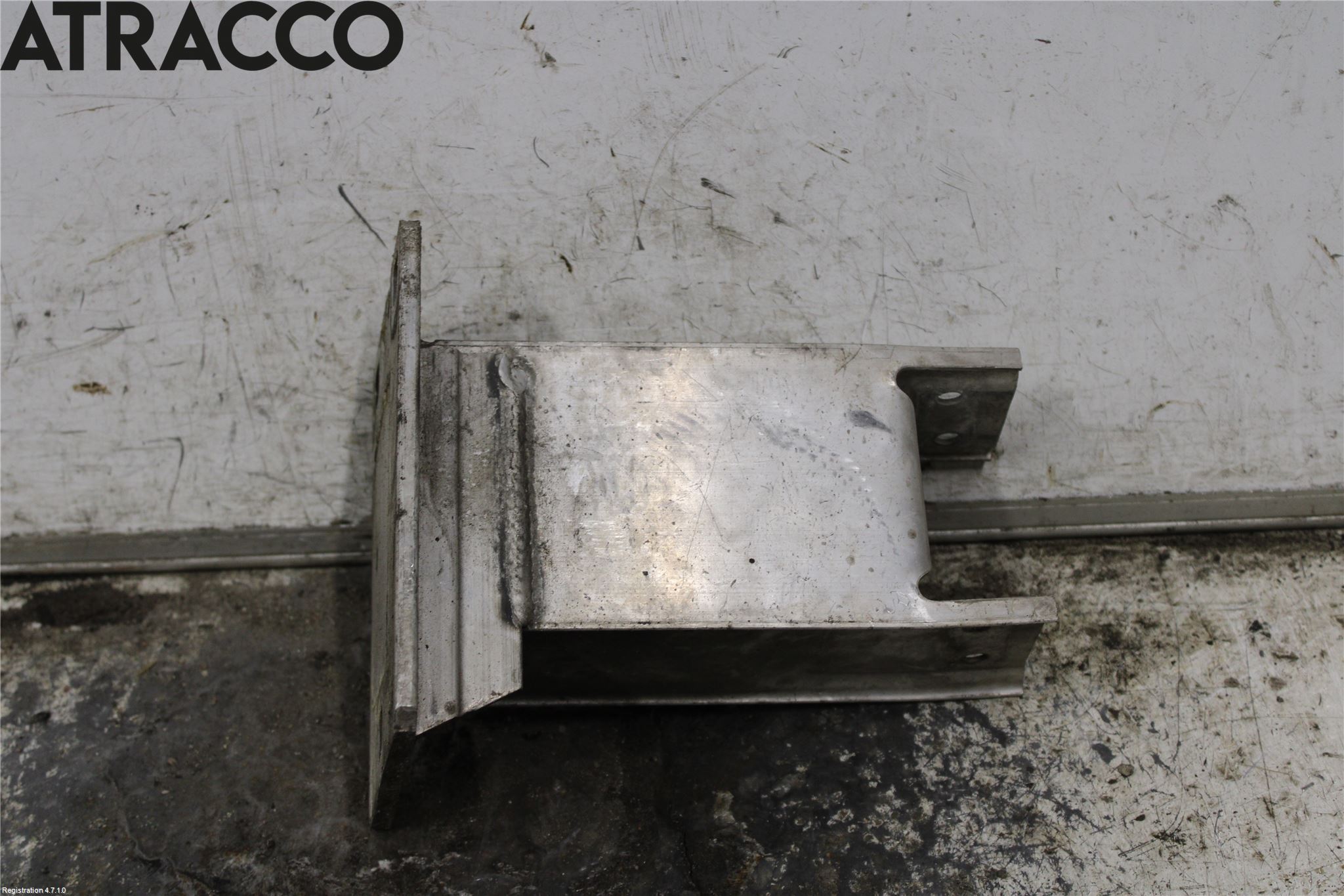 Audi A4/S4 08-11 Støtfanger Foran Feste