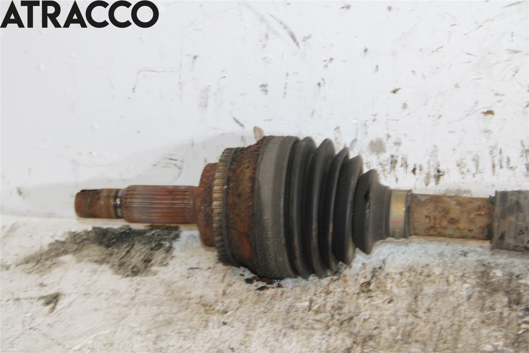 Toyota AVENSIS 03-06 Drivaksel Foran Kompl Høyre