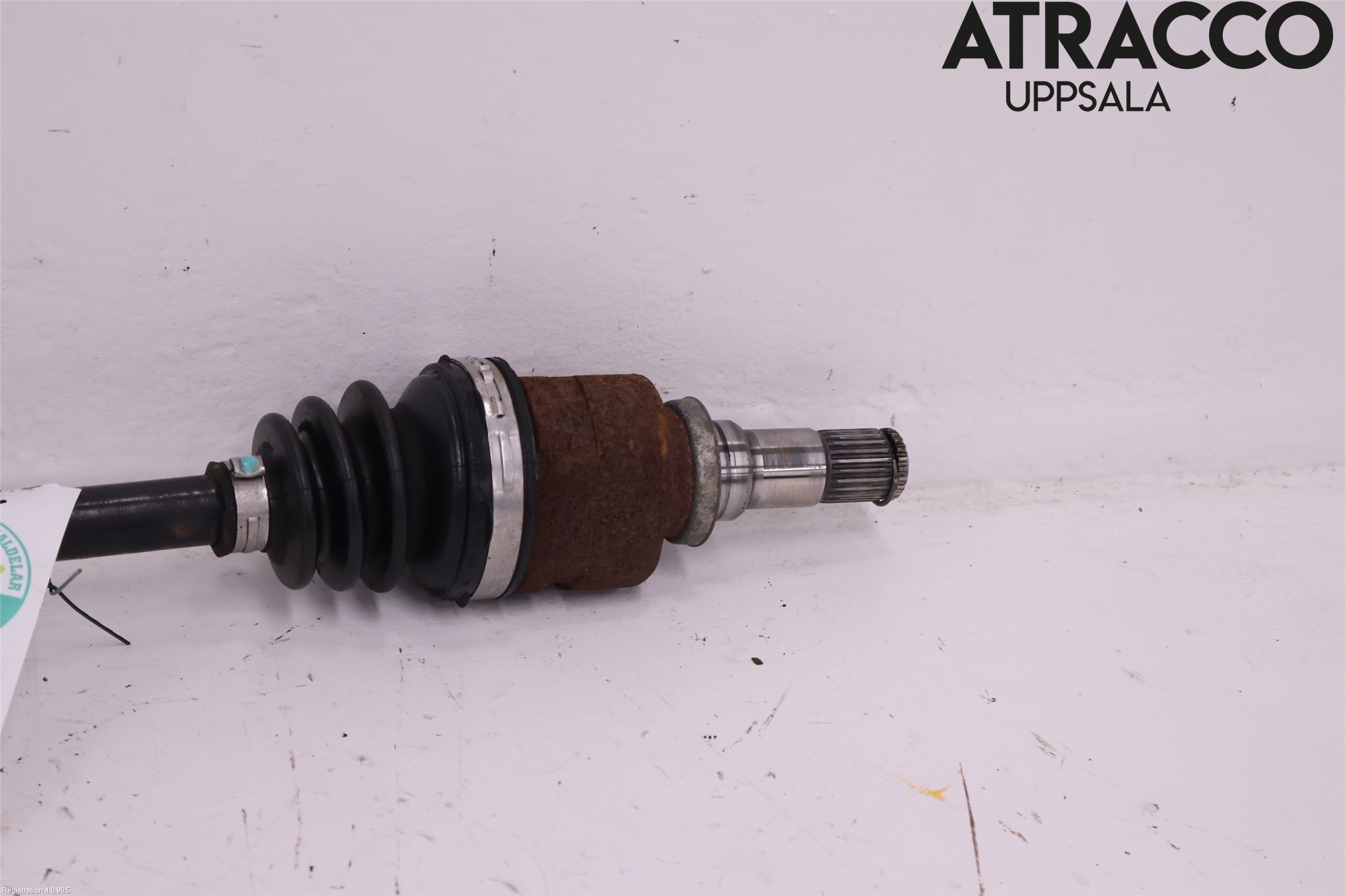 Toyota YARIS XP130 12-14 Drivaksel Foran Kompl Venstre