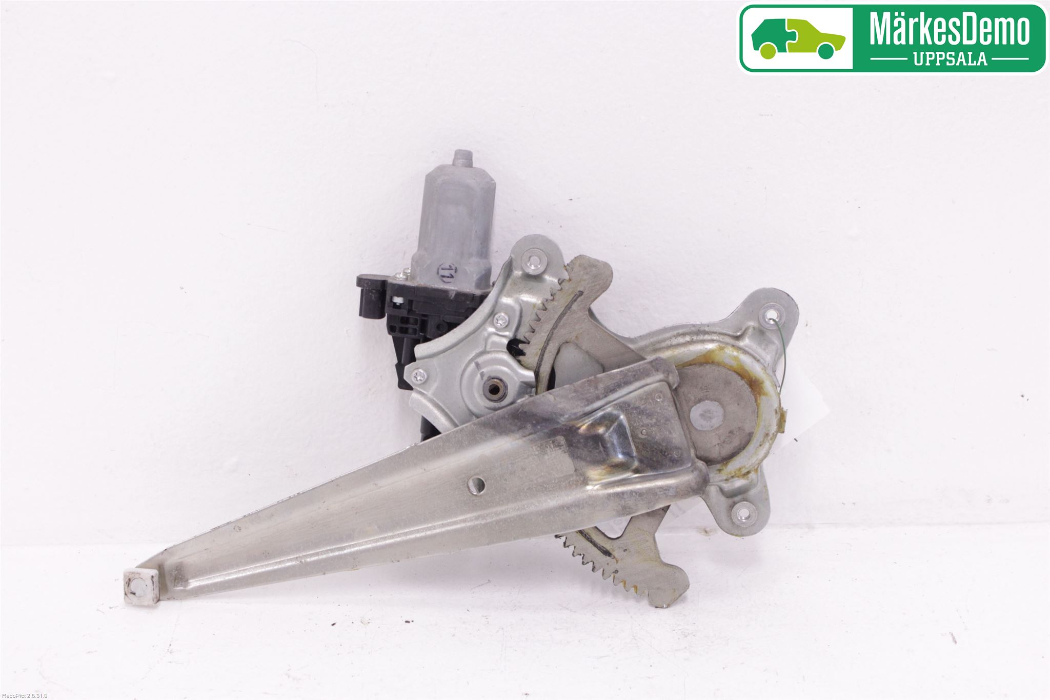 Toyota HILUX 05-16 Vindusheis El Komp