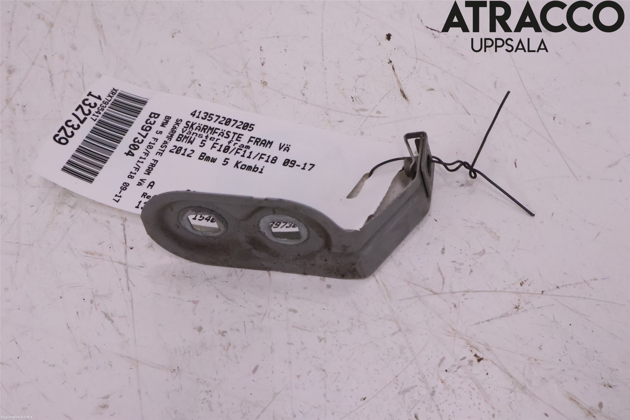 BMW 5 F10/F11/F18 09-17 Frontskjermfeste Venstre