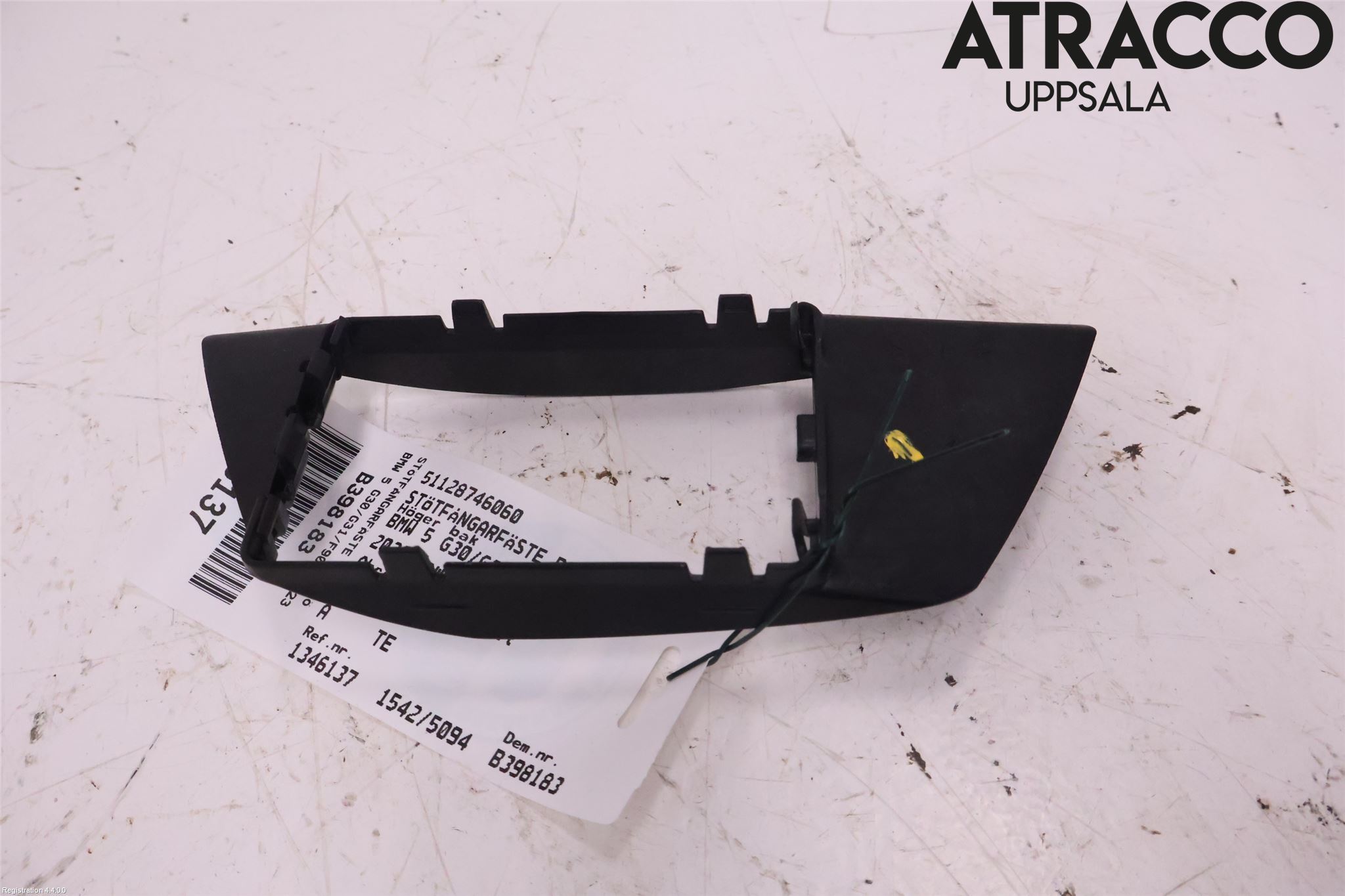 BMW 5 G30/G31/F90 17-23 Støtfangerfeste Bak Høyre