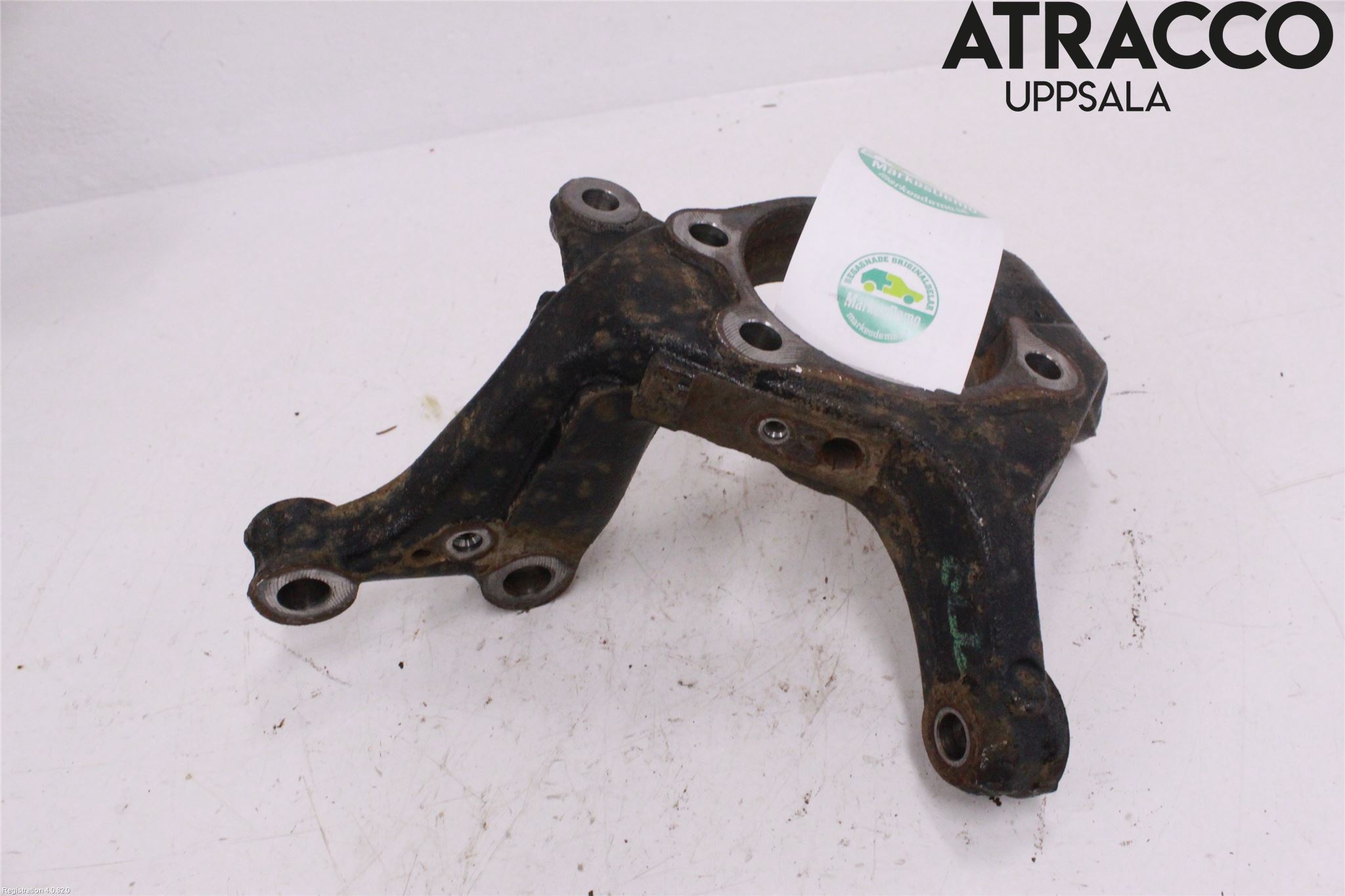 Toyota AURIS 13-19 Spindel Hf