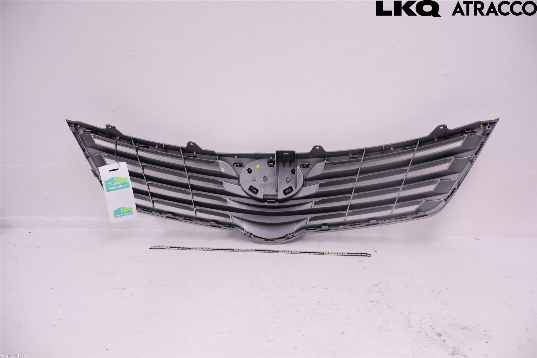 Toyota AVENSIS 09-15 Grill Komplett