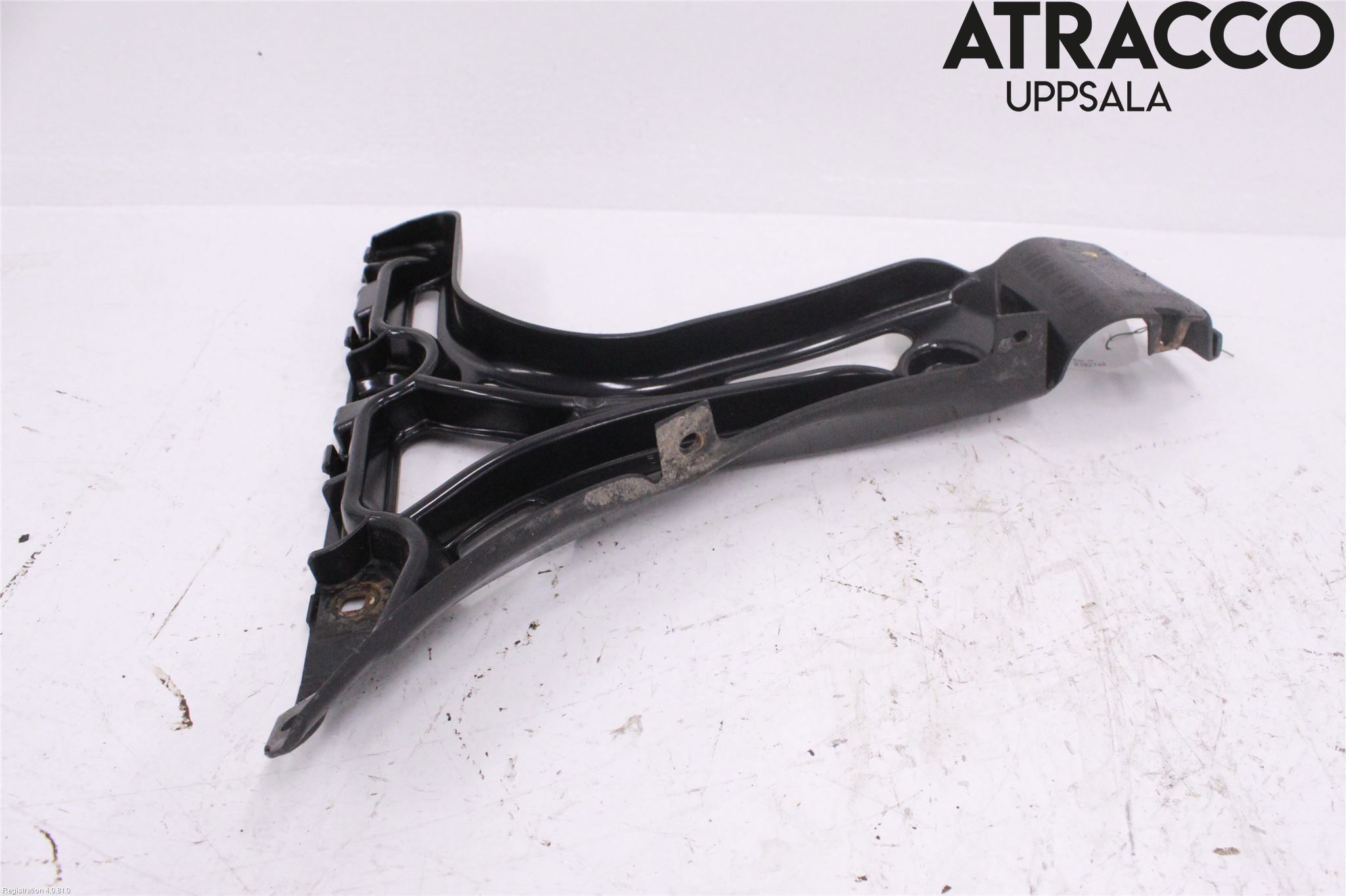 BMW 5 E60/61 Sed/Tou 02-10 Støtfangerfeste Bak Venstre