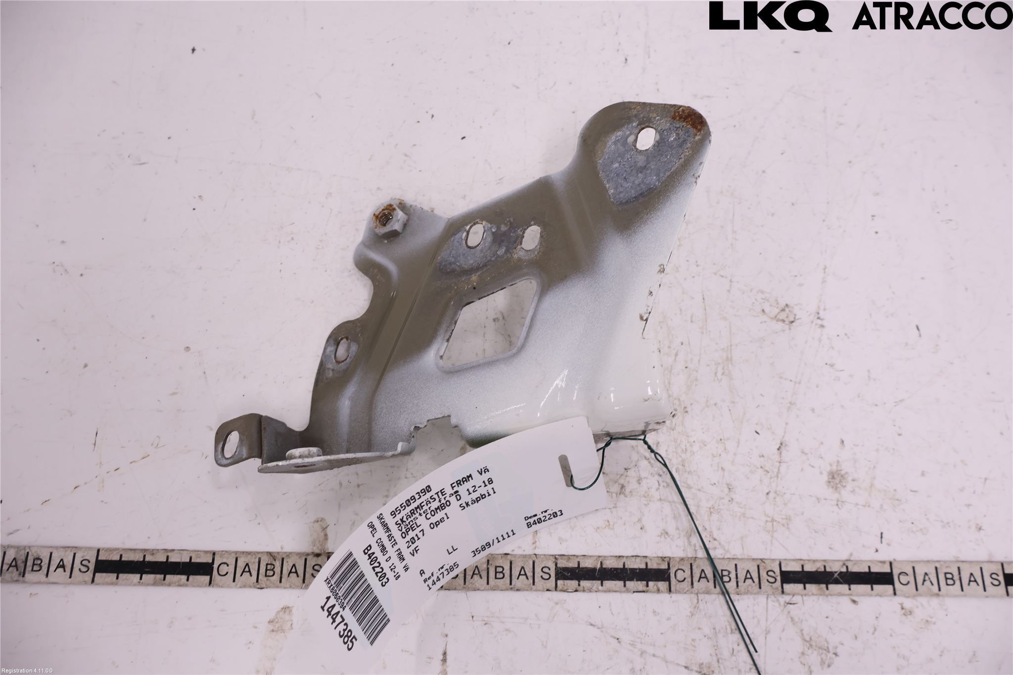 Opel COMBO D 12-18 Frontskjermfeste Venstre
