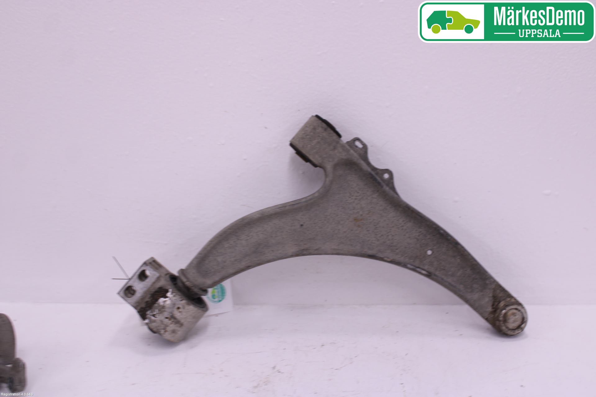 Opel INSIGNIA 09-16 Bærearm Foran Venstre Nedre
