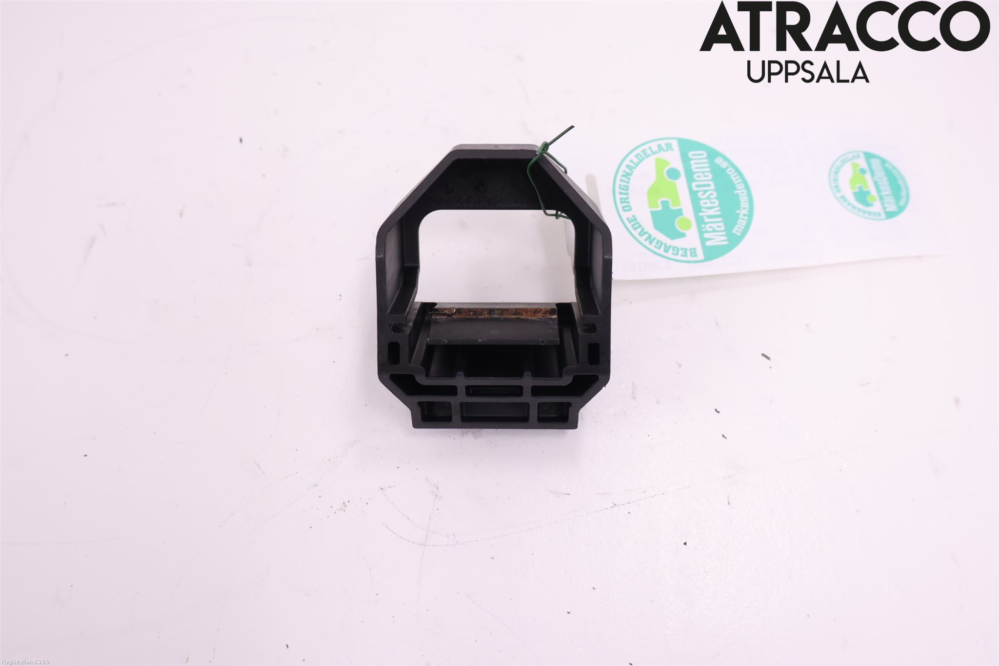 BMW 3 E90/91 SED/TOU 05-12 Radiator Feste - Ramme - Bjelk