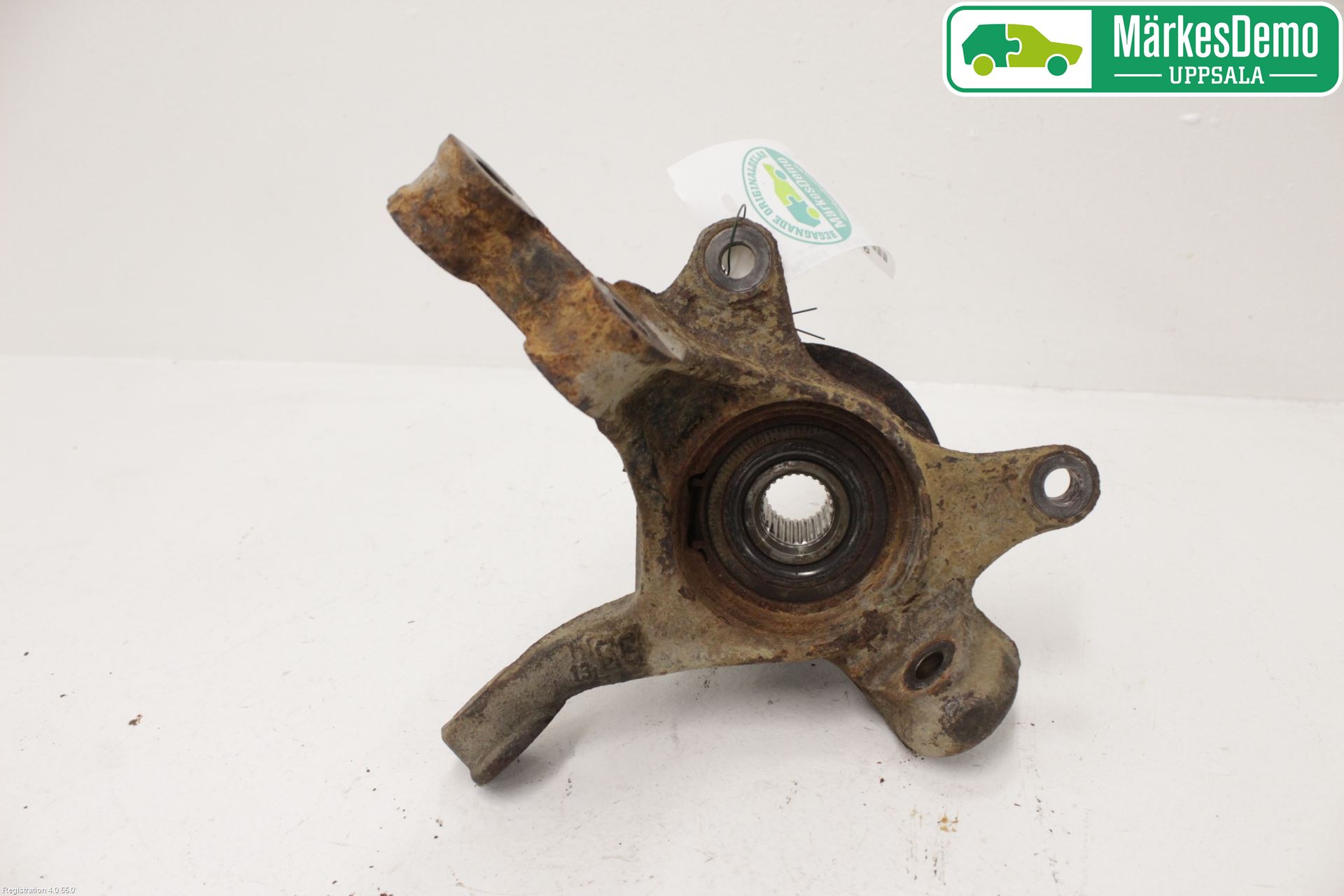 Toyota YARIS XP130 12-14 Spindel Vf