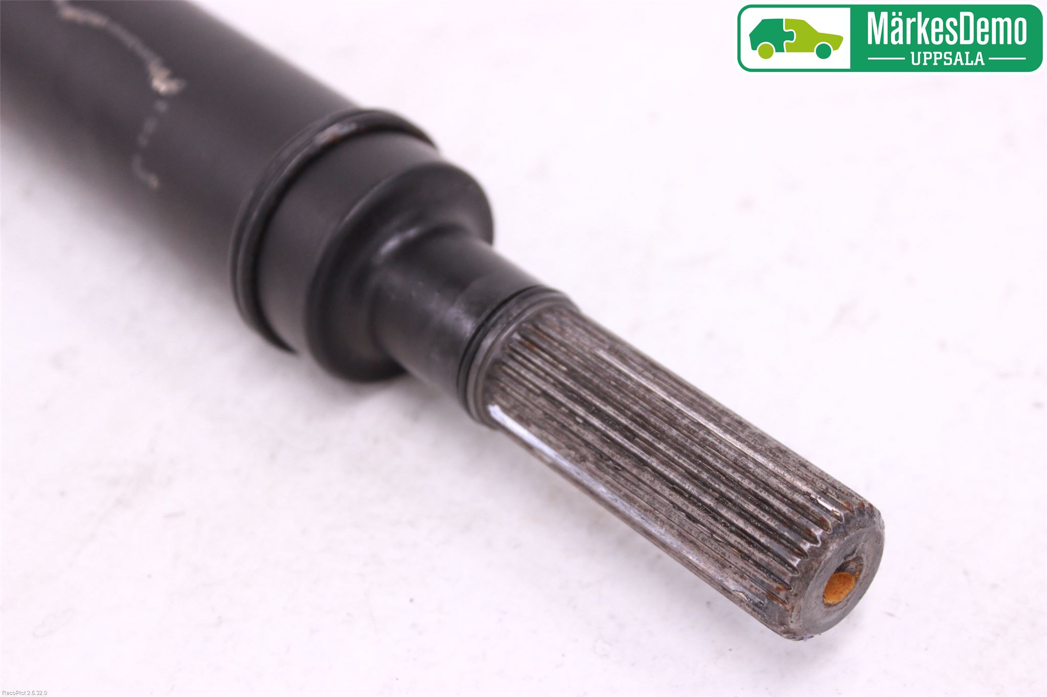 BMW 5 G30/G31/F90 17-23 Mellomaksel Fremre 4Wd