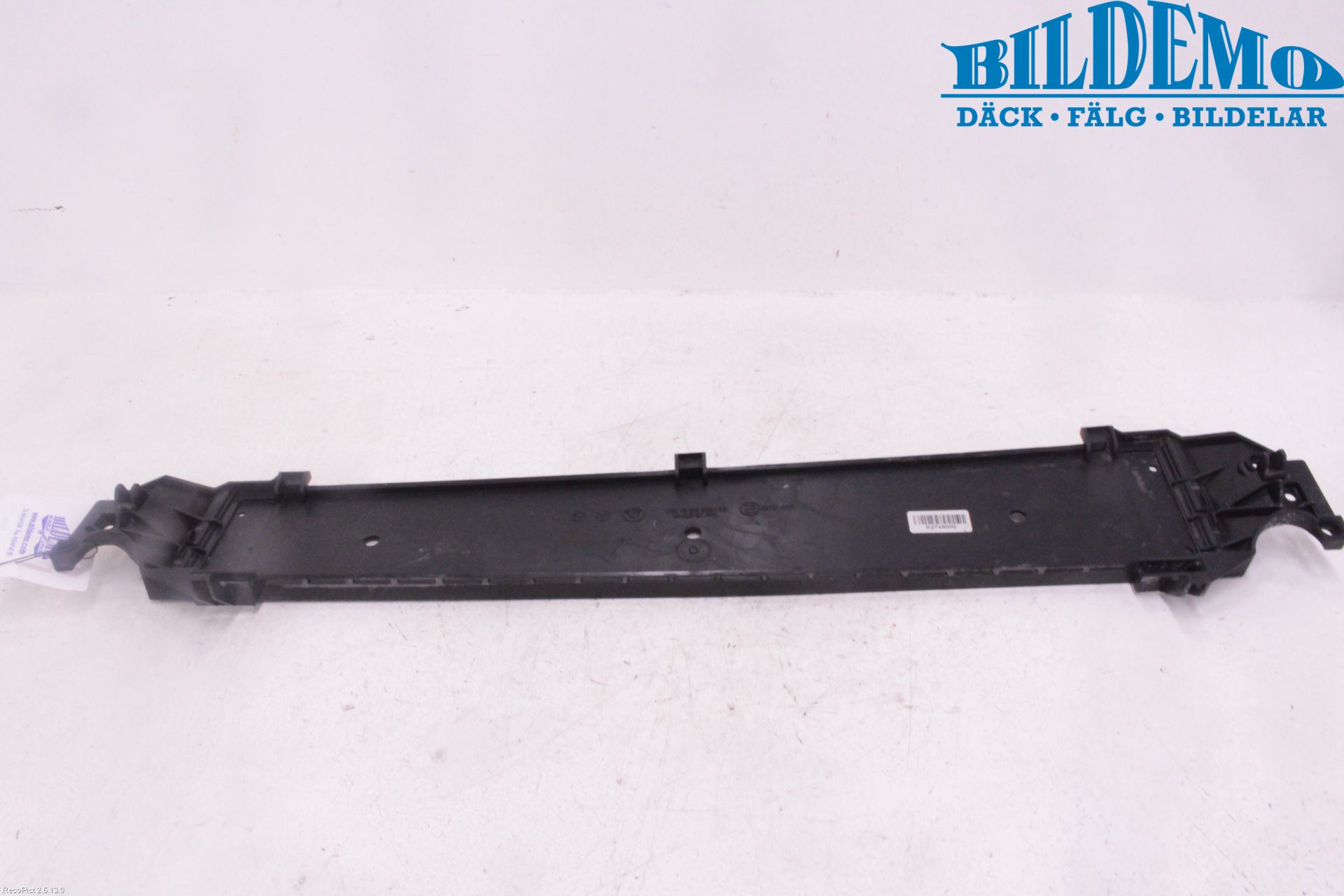 BMW 5 F10/F11/F18 09-17 Radiator Feste - Ramme - Bjelk