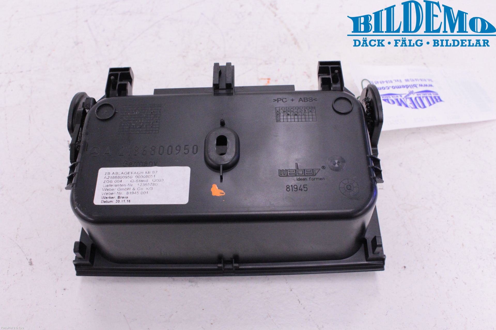 Mercedes-Benz MB CLS (C218/X218) 11-17 Innr Oppbevaringsrom