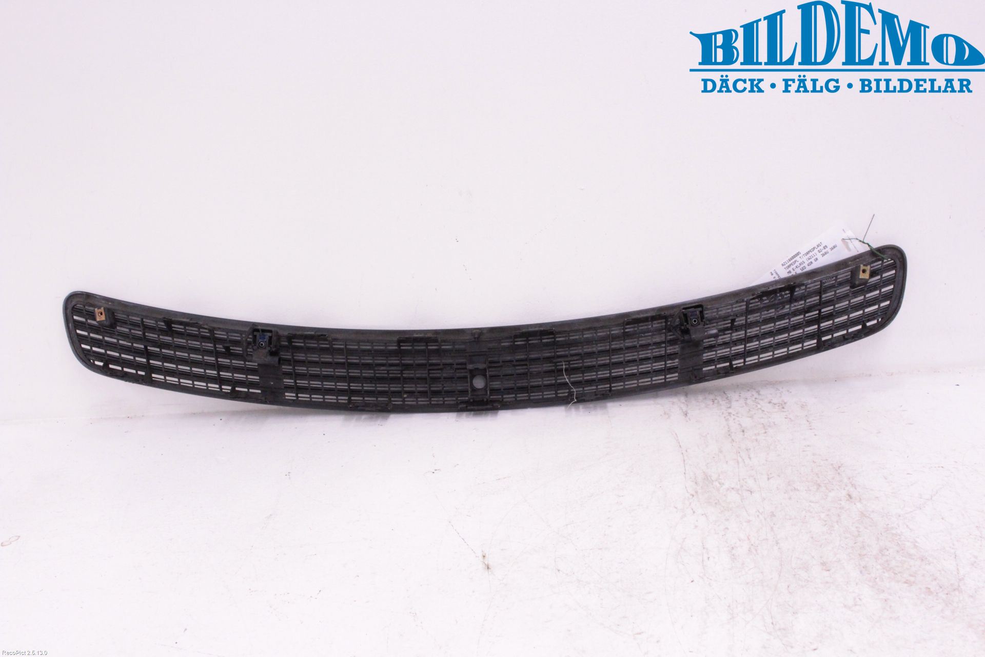 Mercedes-Benz MB E-KLASS (W211) 02-09 Visker Deksel-Grill-Under Frr