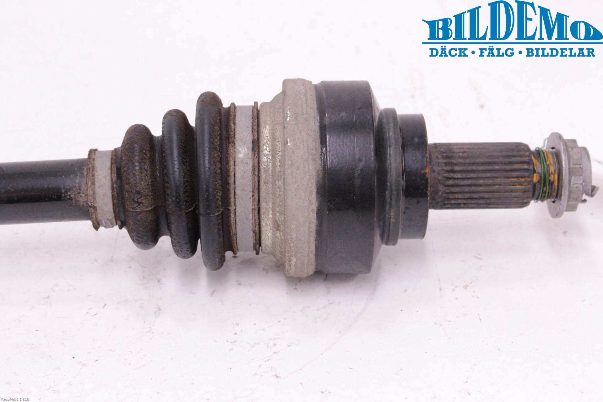 BMW 1 F20/F21 11-19 Drivaksel Bak Kompl Venstre
