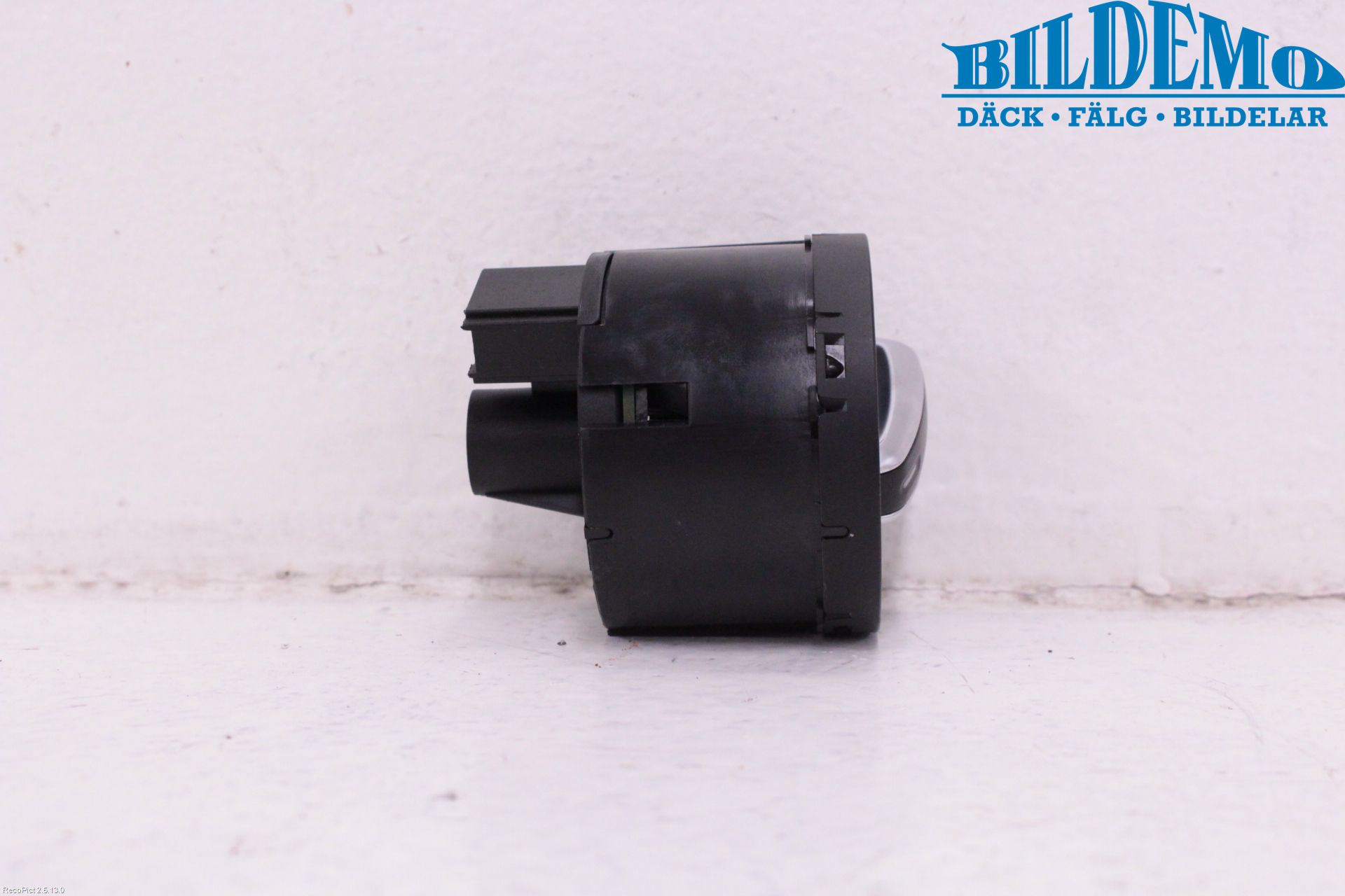 Volkswagen VW PASSAT 11-14 Bryter Hovedlys