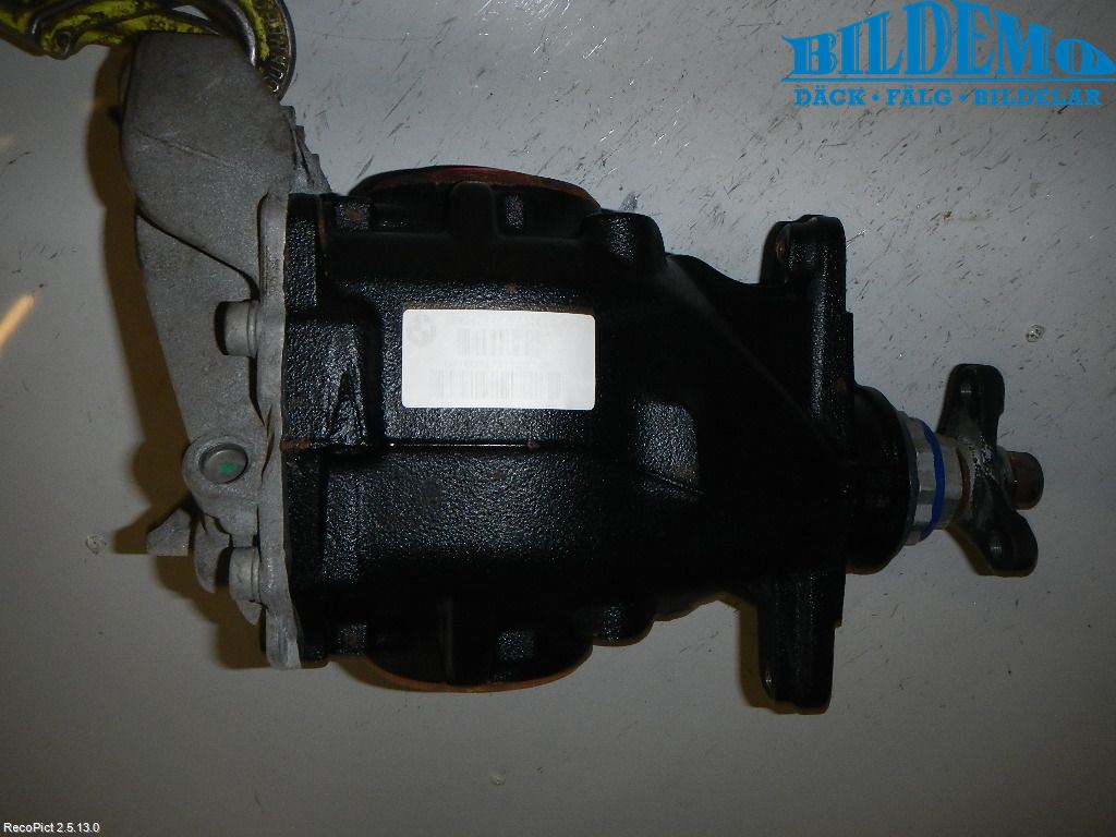 BMW 1 F20/F21 11-19 Bakaksel Kardang Bak -Diff
