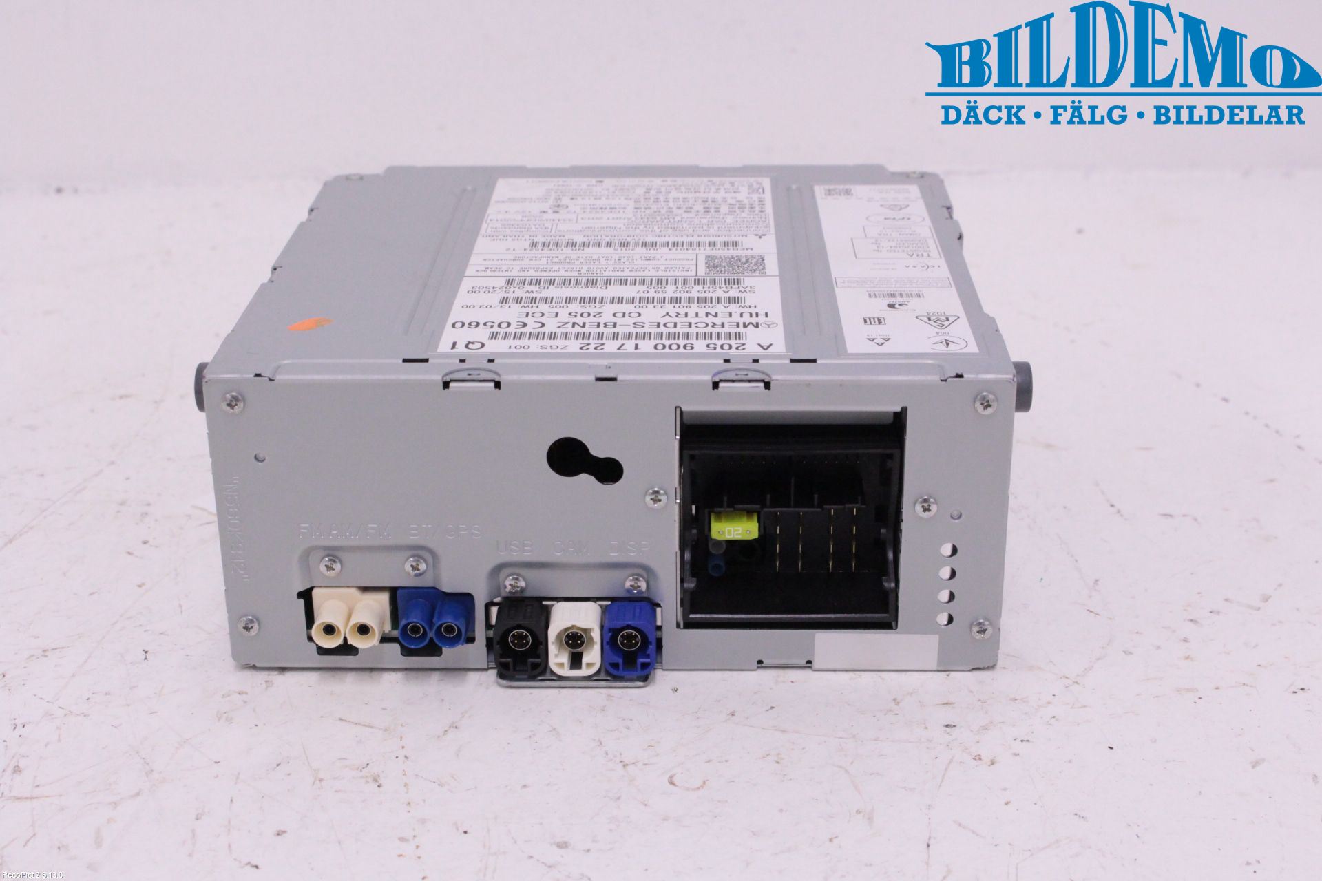 Mercedes-Benz MB C-KLASS (W205) 14-21 Stereo Radio Med Cd