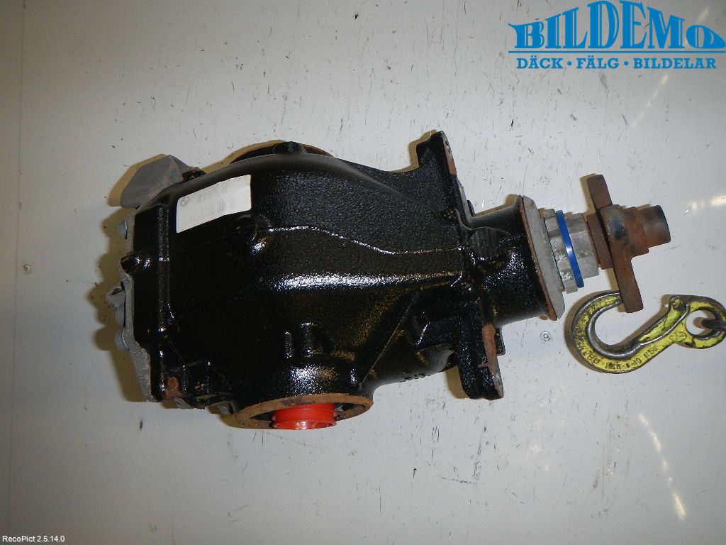BMW 1 F20/F21 11-19 Bakaksel Kardang Bak -Diff