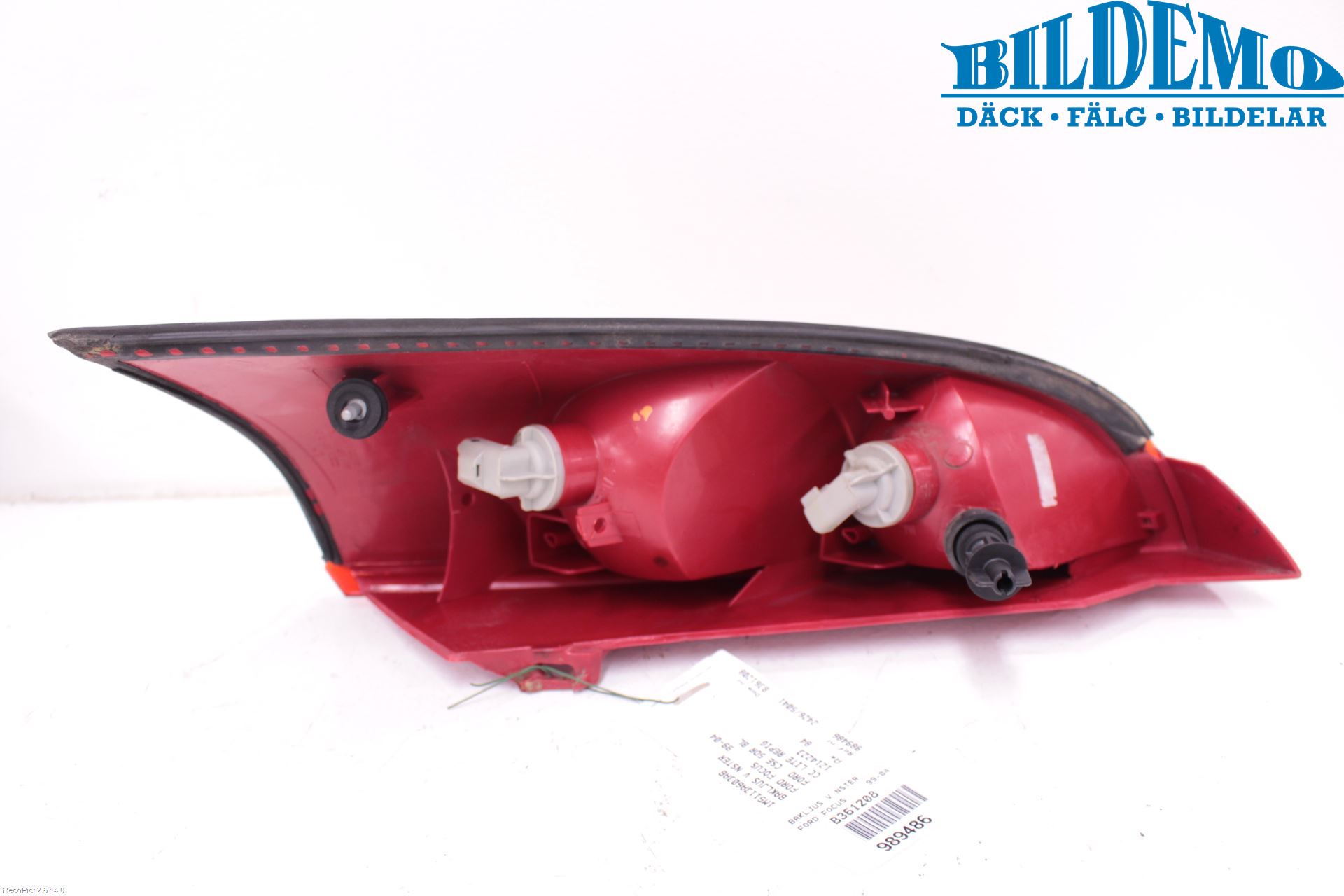 Ford FOCUS     99-04 Baklykt Venstre