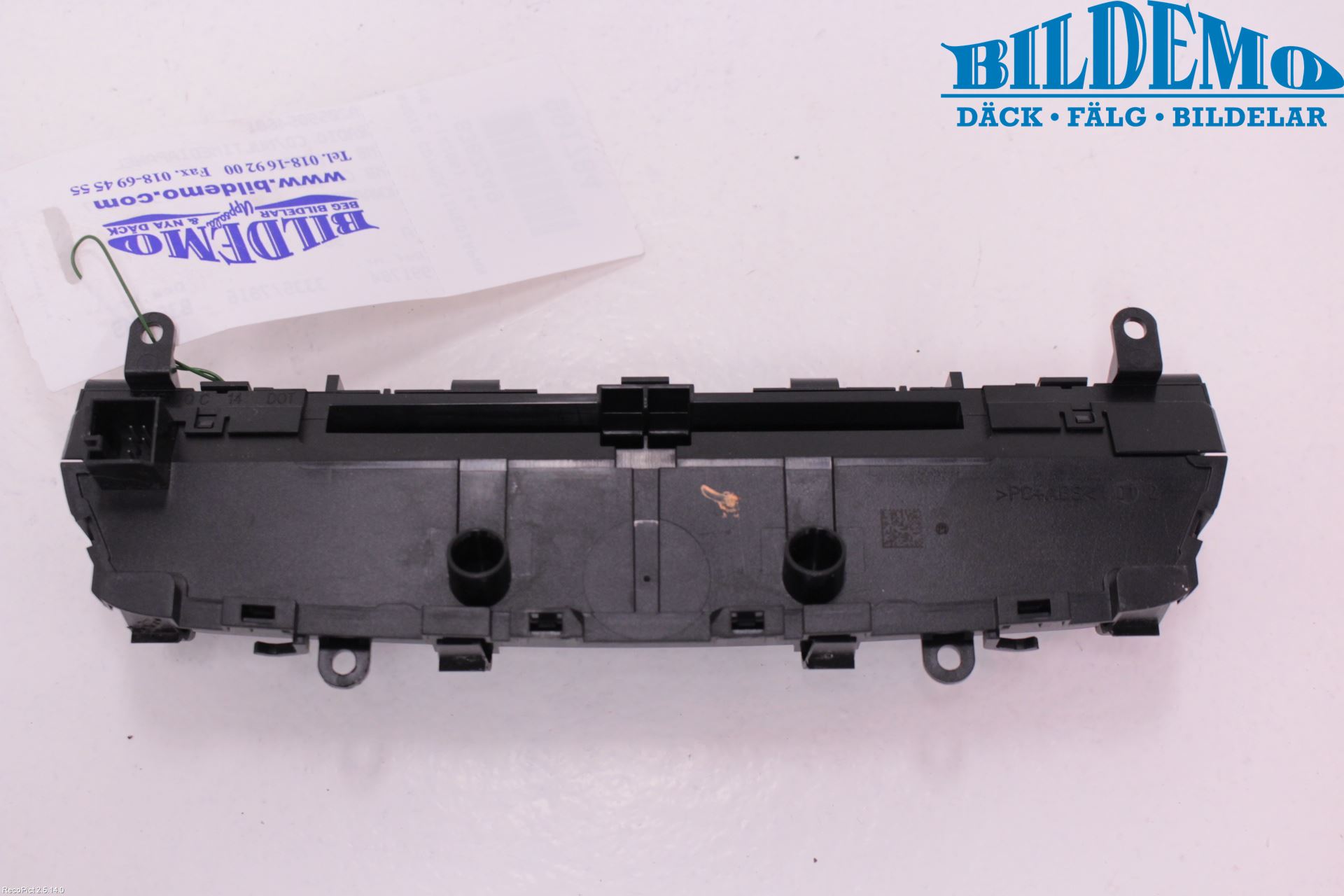 Mercedes-Benz MB C-KLASS (W205) 14-21 Stereo Radio Med Cd