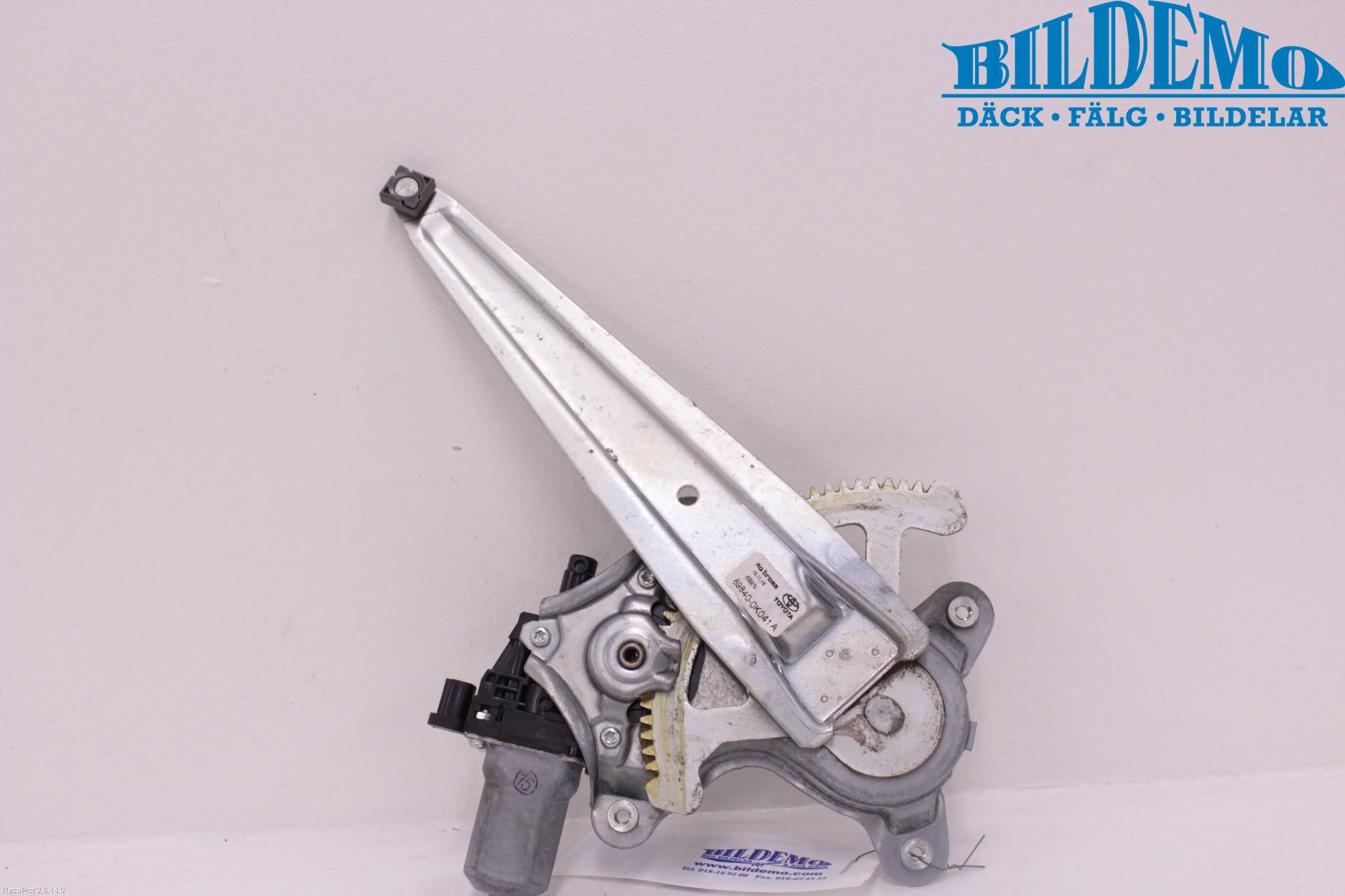 Toyota HILUX 05-16 Vindusheis El Komp