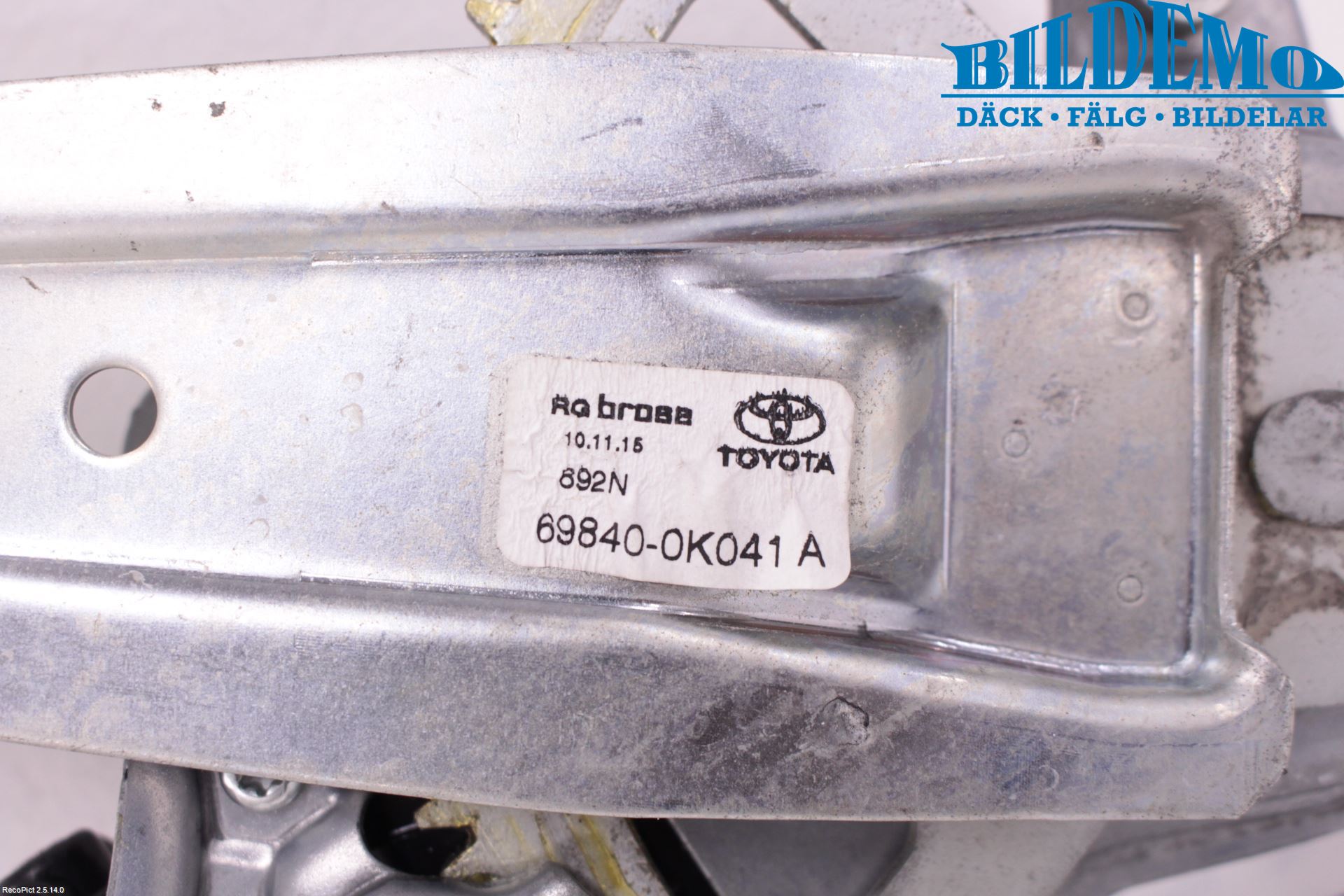 Toyota HILUX 05-16 Vindusheis El Komp
