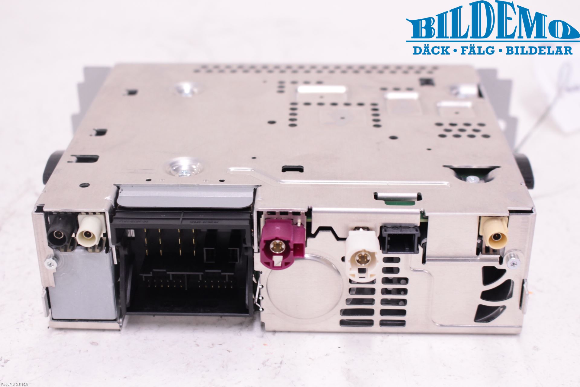 BMW 5 G30/G31/F90 17-23 Stereo Radio Med Cd